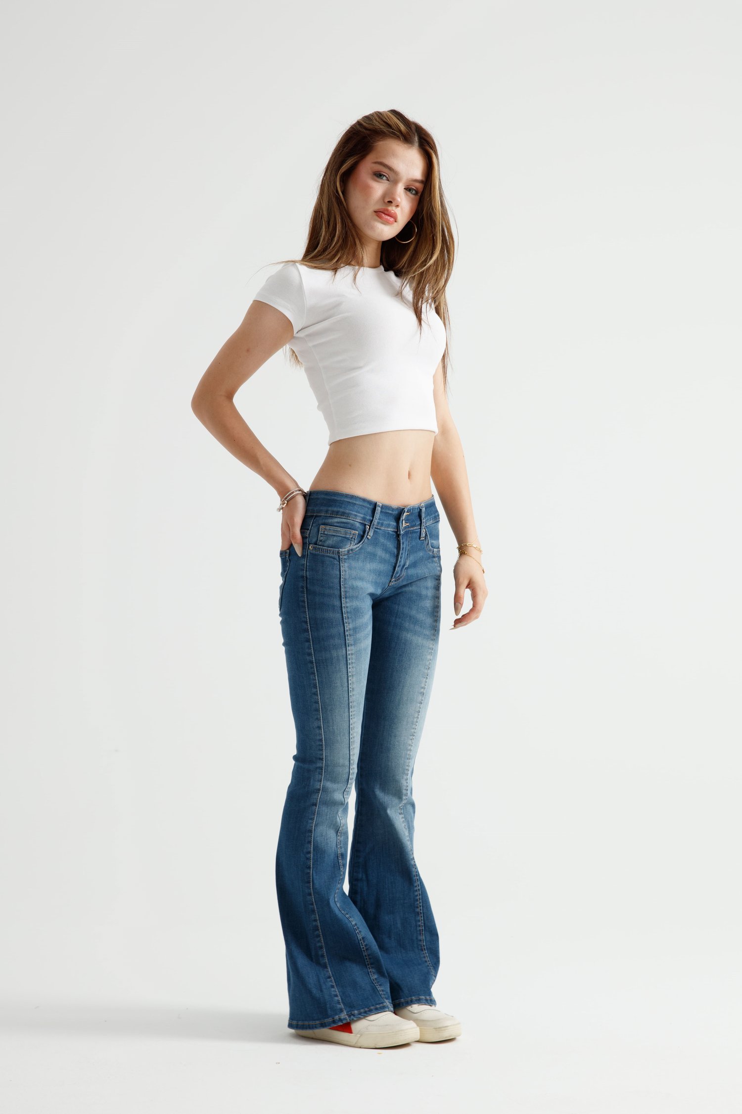 Mavi Yıkamalı Orta Bel Flare Jean