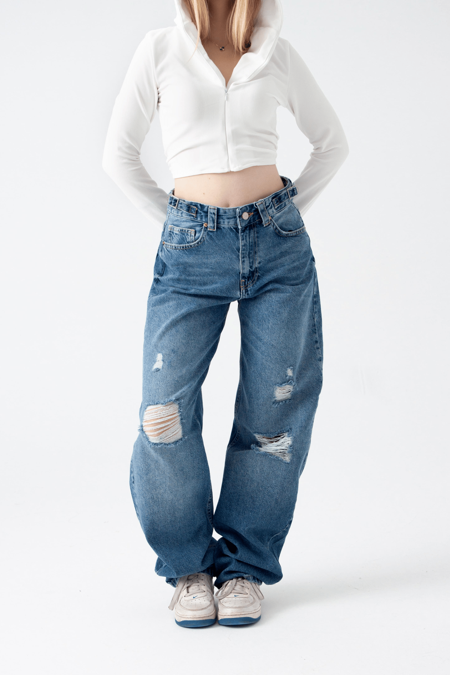 Mavi Yırtıklı Kemer Detay Wide Leg Jean