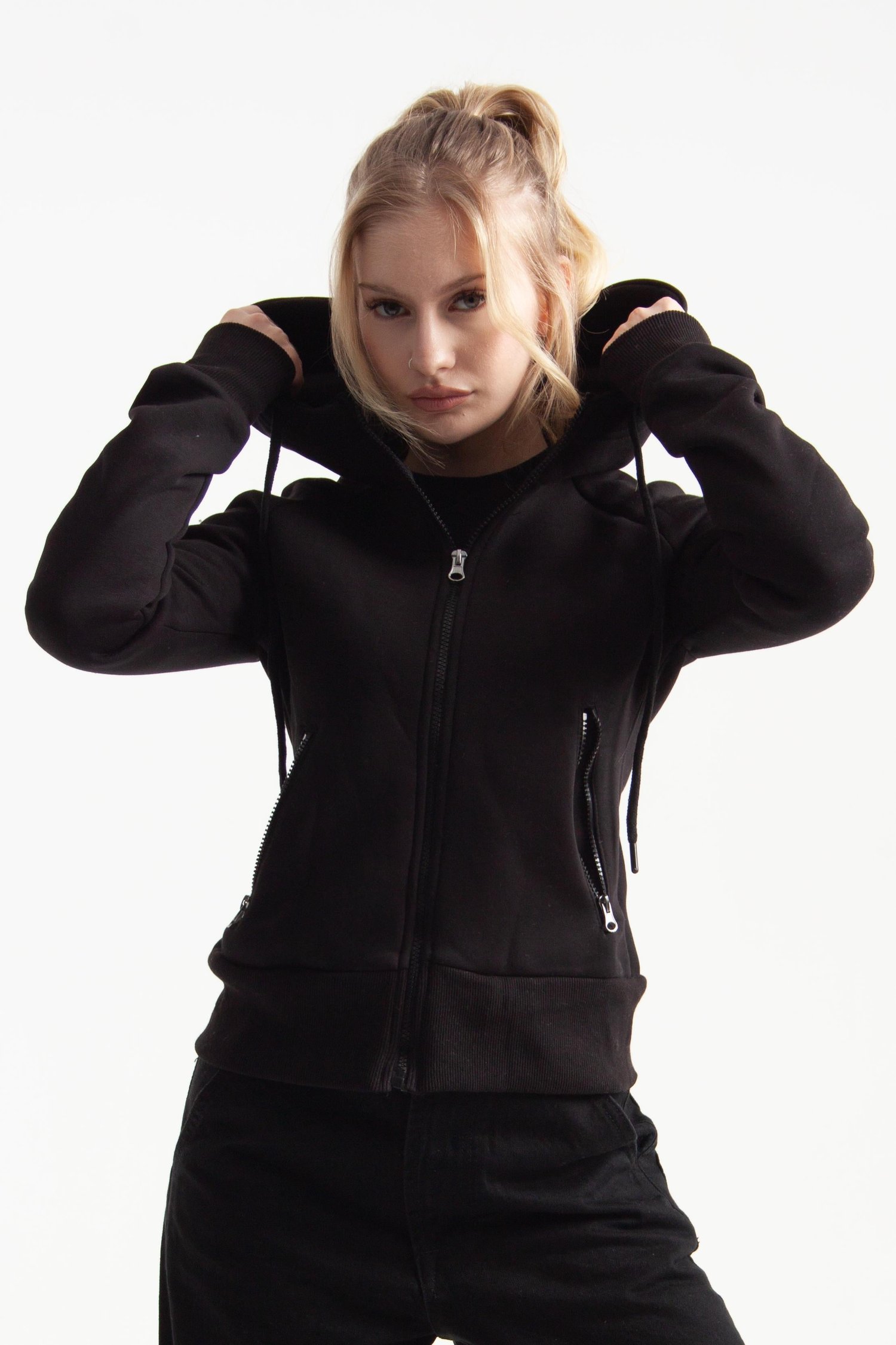 Siyah Vücuda Oturan Kışlık Zip-Hoodie