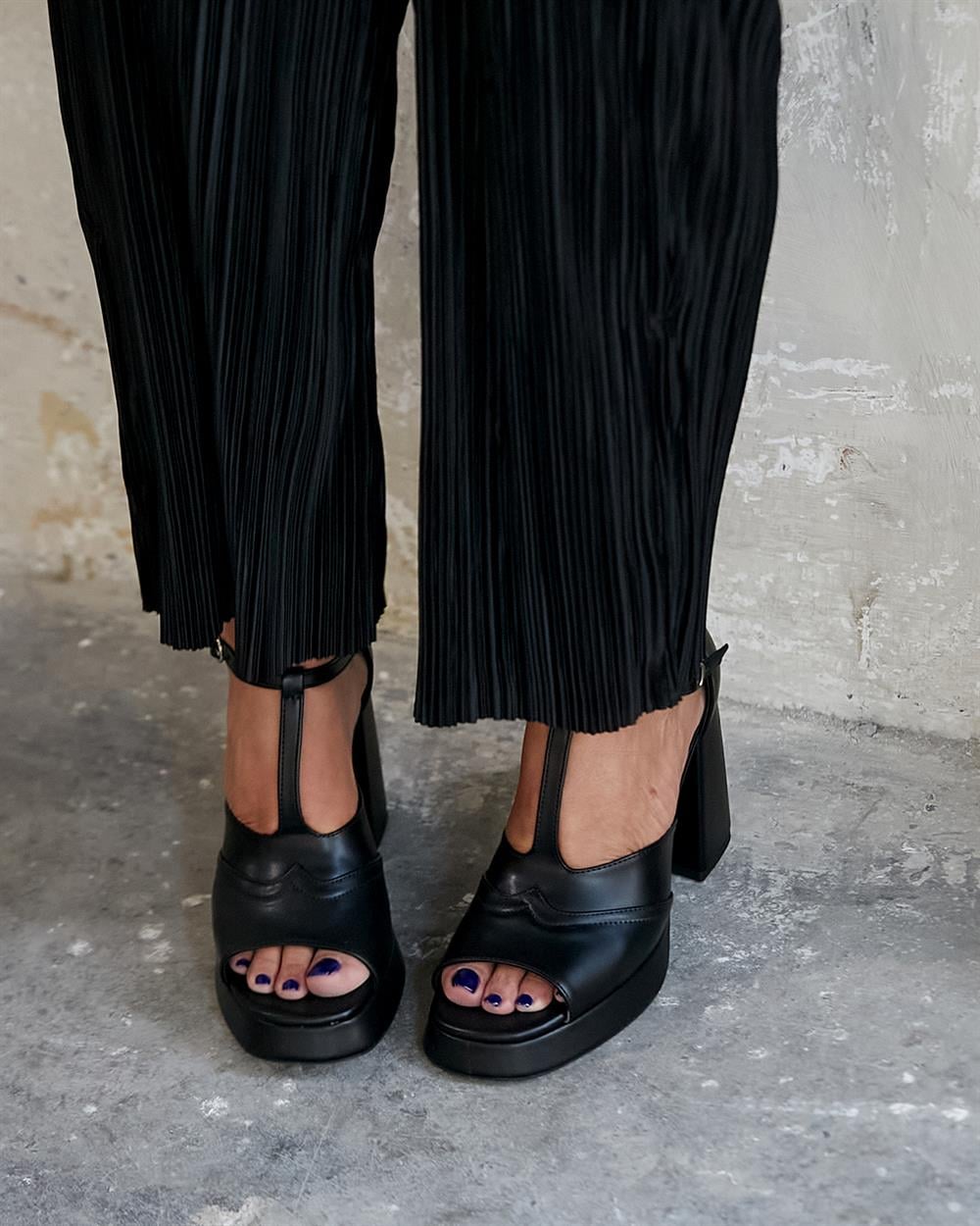 ARON SİYAH PLATFORM 