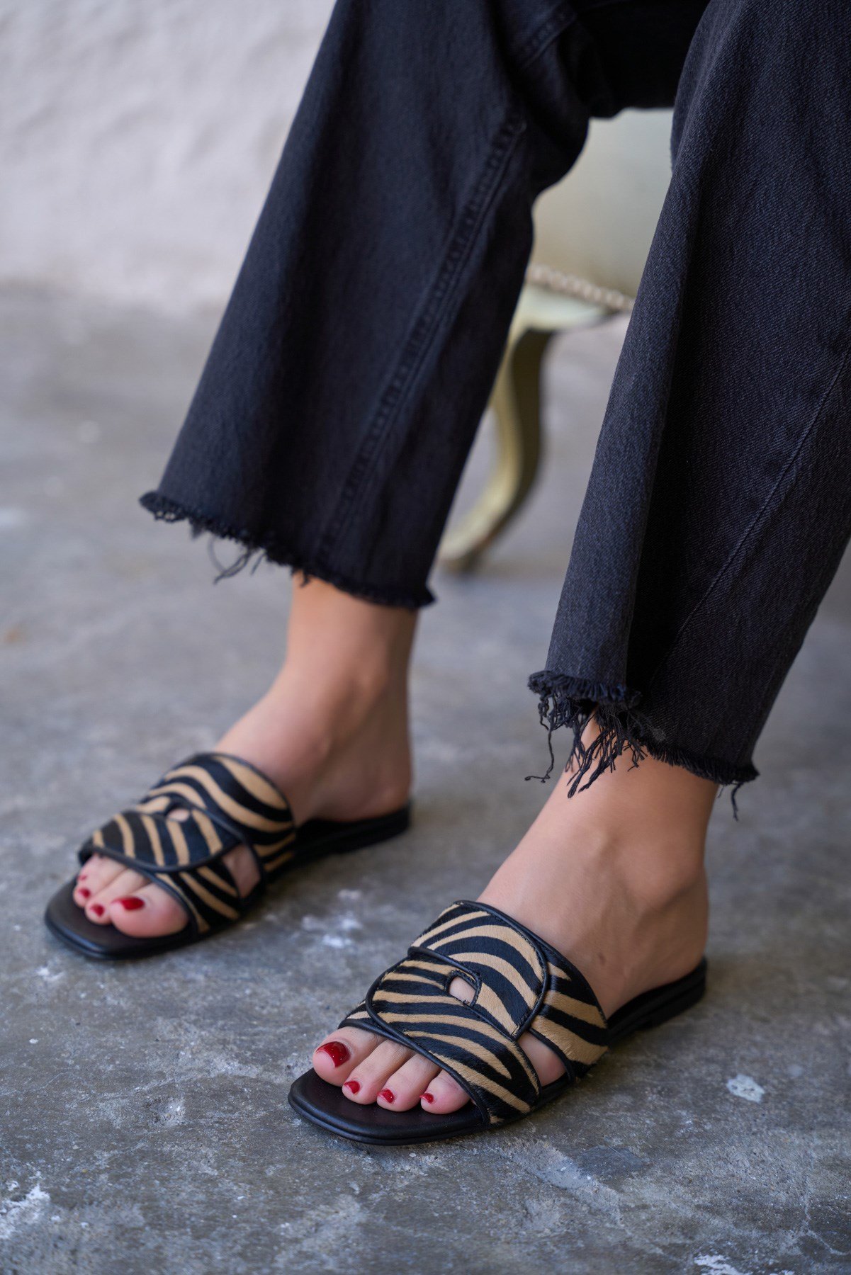 LİNEAR ZEBRA SÜET TERLİK