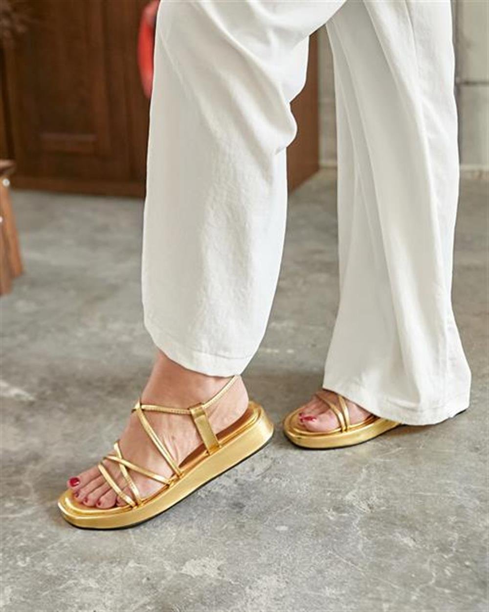 LULU GOLD MAT SANDALET