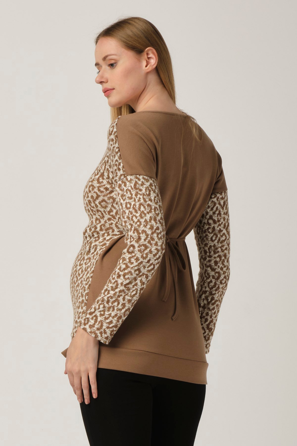 Busa Hamile Desenli Arkadan Bağcıklı Bluz Camel