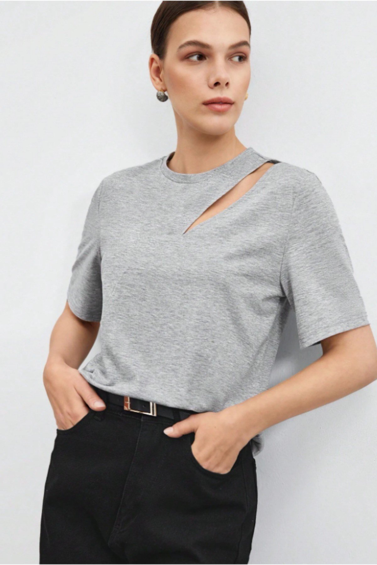 COOL TARZT-shirtTSH-SS25-112-Siyah-XLOmuz Dekolteli Basic Kadın Tişört – Modern Kesim Günlük Bluz