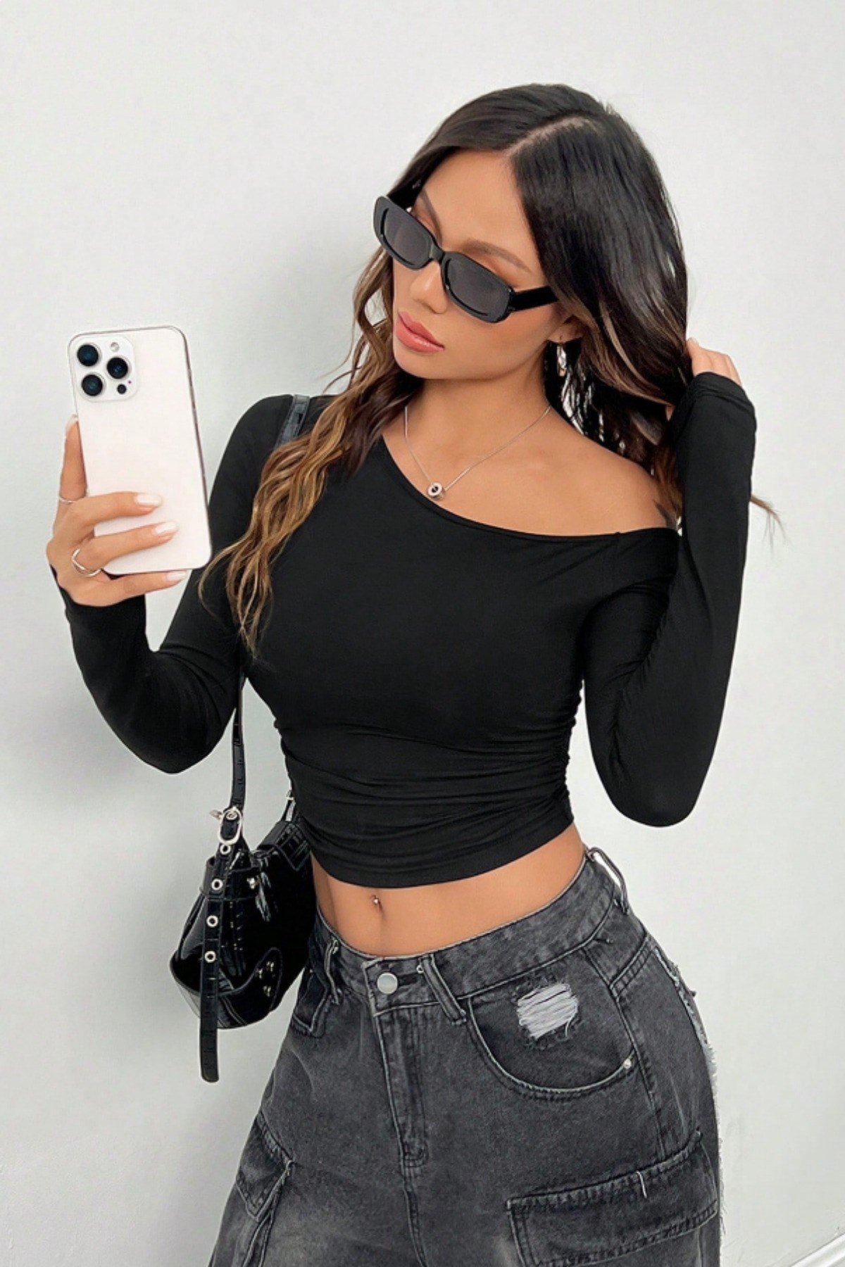 Tarz CoolCropASMYKTST025R01Kadın Asimetrik Yaka Uzun Kollu Crop T-Shirt Beyaz