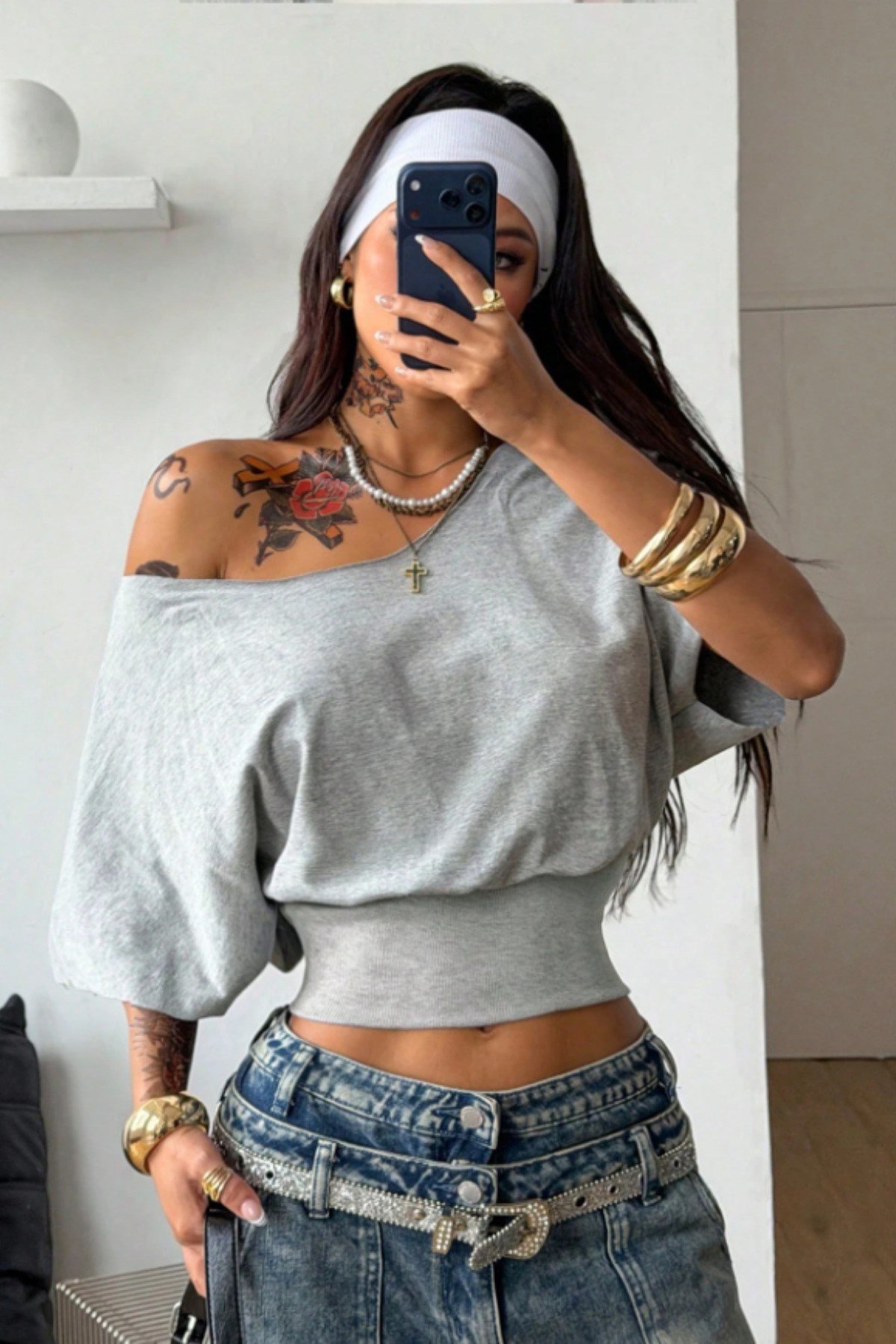 Tarz CoolCropTC-MDN-01-BY-MKadın Beyaz Madon Yaka Beli Lastikli Crop Düşük Omuzlu Salaş Tişört