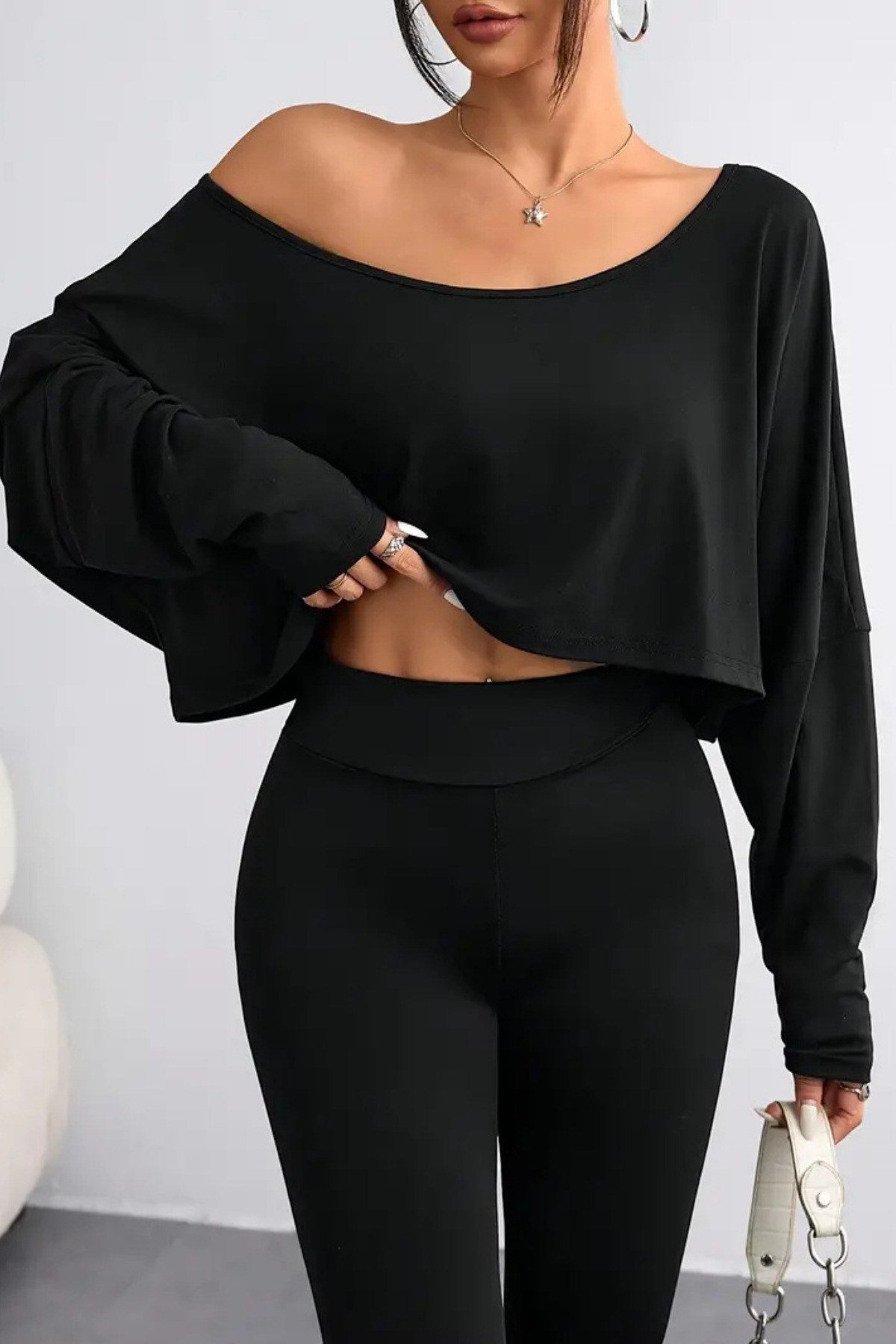 Tarz CoolCropUZNKDNTS030-M6-R70Kadın Düşük Omuz Kayık Yaka Oversize Uzun Kollu Crop T-Shirt