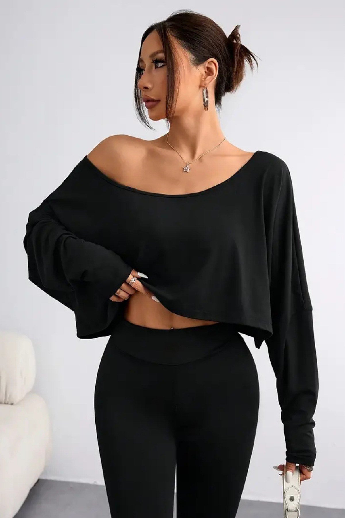 Tarz CoolCropUZNKDNTS030-M6-R70Kadın Düşük Omuz Kayık Yaka Oversize Uzun Kollu Crop T-Shirt