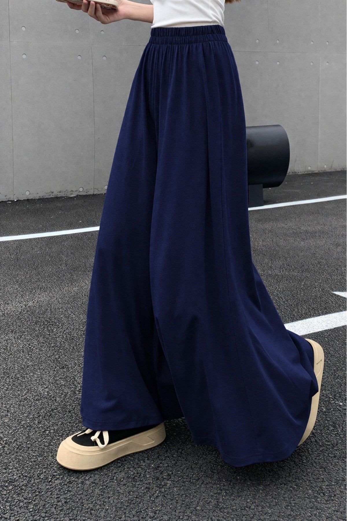 Tarz CoolEşofman AltıEŞFKDN-001-M4-R9Kadın 2 İplik Oversize Bol Paça Tasarım Eşofman Altı Yüksek Bel Rahat Model