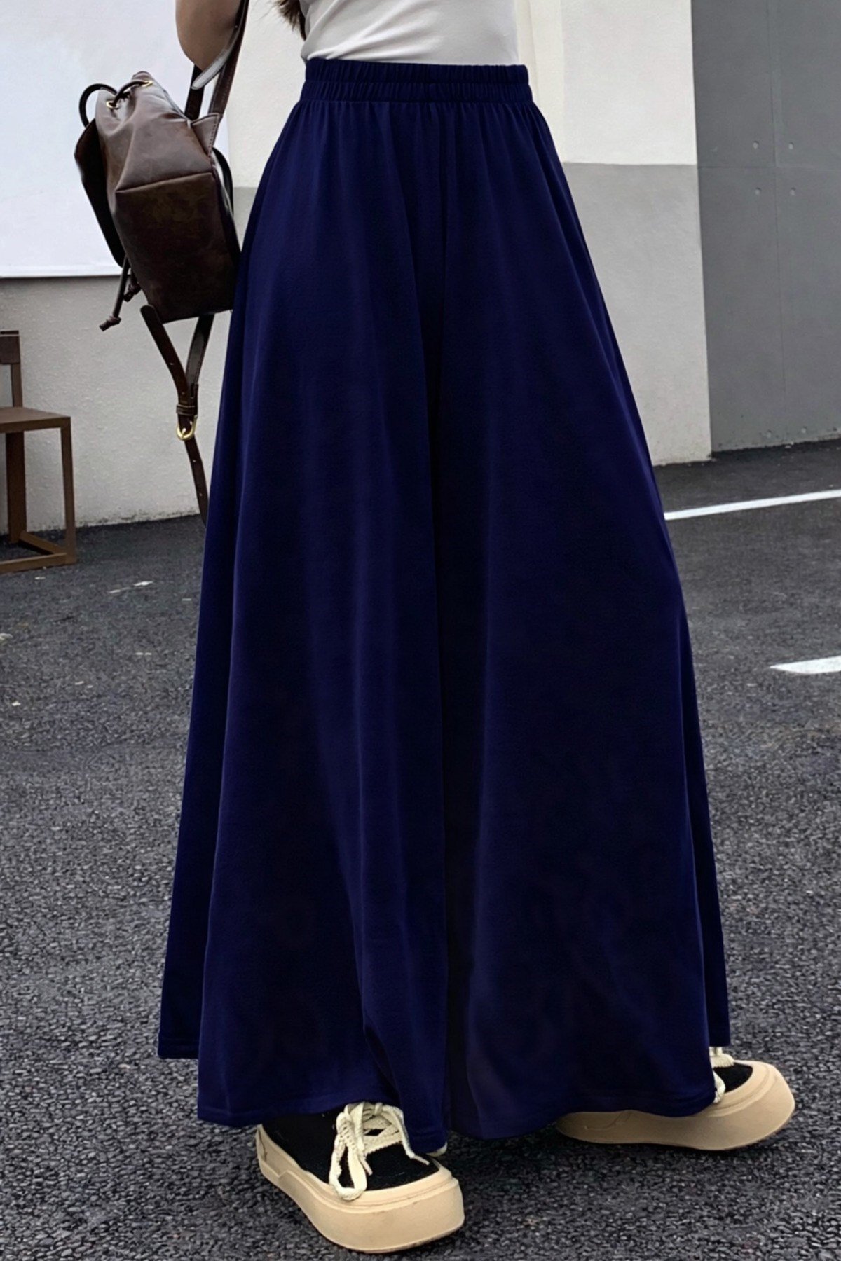 Tarz CoolEşofman AltıEŞFKDN-001-M4-R9Kadın 2 İplik Oversize Bol Paça Tasarım Eşofman Altı Yüksek Bel Rahat Model