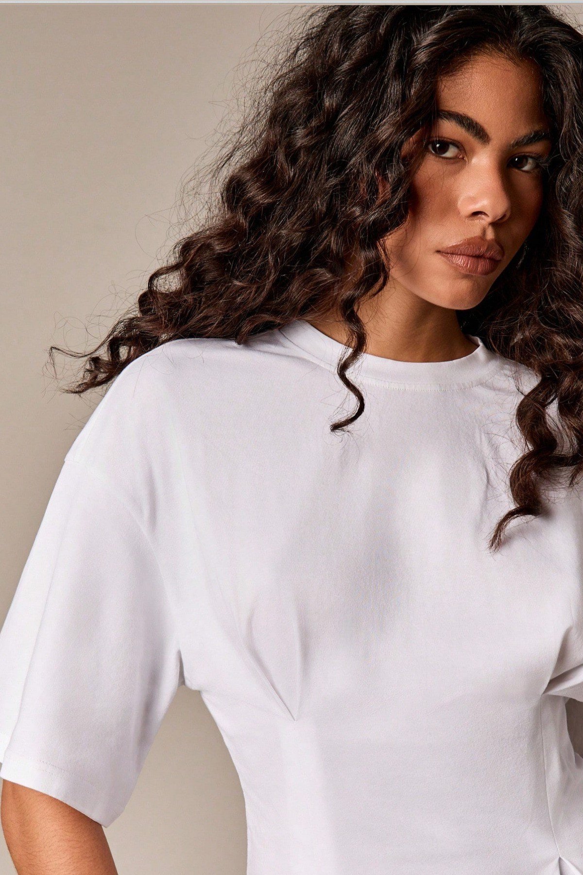 Tarz CoolT-shirtKDN-PİLETŞT-001-BRD-XLKadın Oversize Basic Tişört Pile Detaylı Rahat Kesim Günlük Şık Kombin
