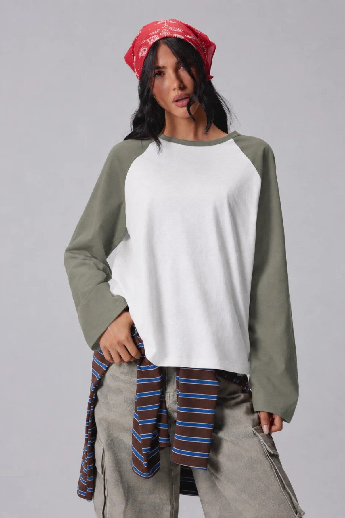 Tarz CoolT-shirtKDNRGLNKL026-Beyaz-Siyah-L/XLKadın Oversize Kontrast Kollu Raglan Bisiklet Yaka Düşük Omuzlu T-Shirt