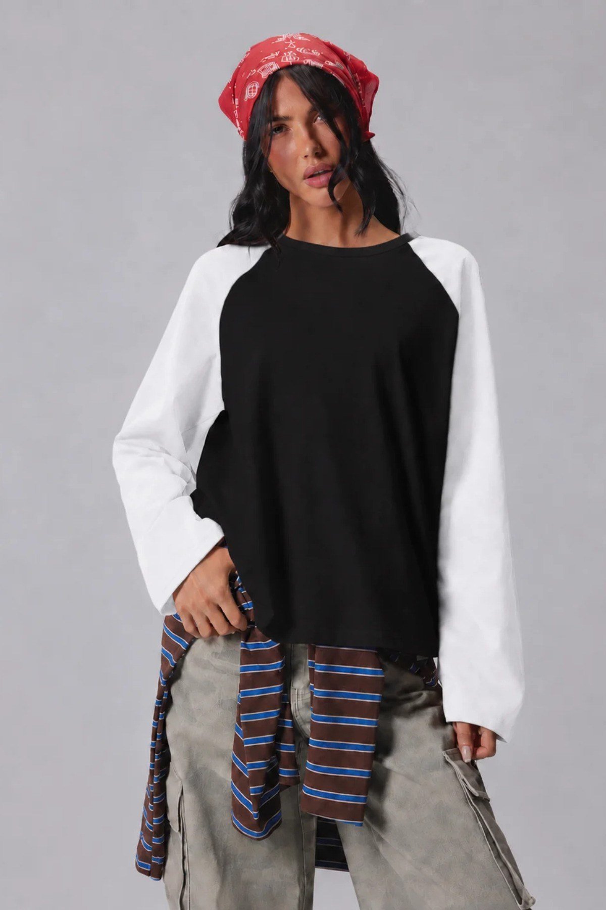 Tarz CoolT-shirtKDNRGLNKL026-Beyaz-Siyah-L/XLKadın Oversize Kontrast Kollu Raglan Bisiklet Yaka Düşük Omuzlu T-Shirt