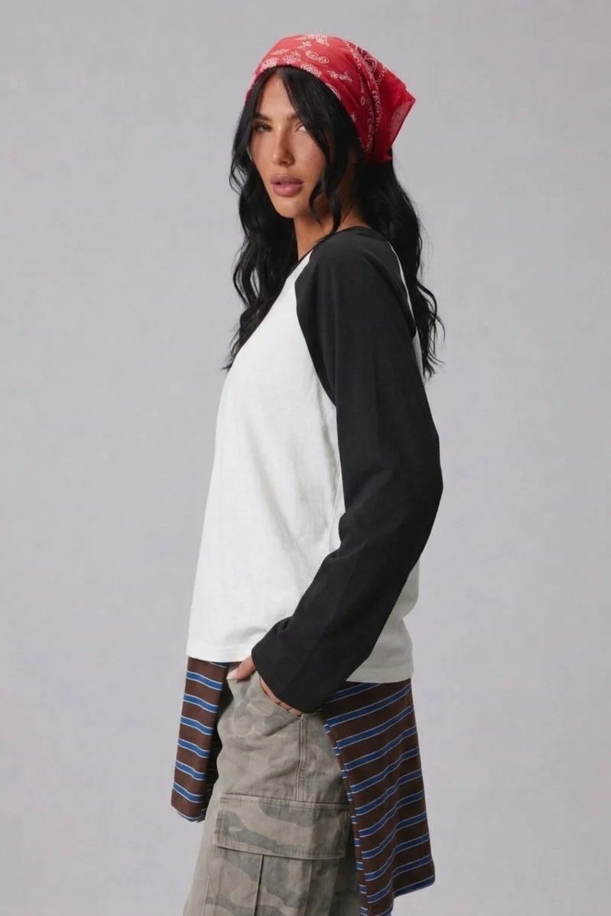 Tarz CoolT-shirtKDNRGLNKL026-Beyaz-Siyah-L/XLKadın Oversize Kontrast Kollu Raglan Bisiklet Yaka Düşük Omuzlu T-Shirt