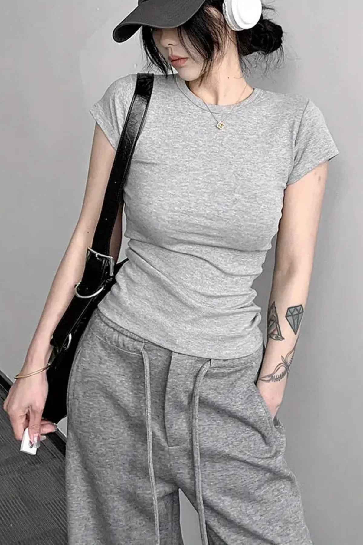 Tarz CoolT-shirtKKDNBSKK025-AMVİLBisiklet Yaka Basic Kadın Tişört