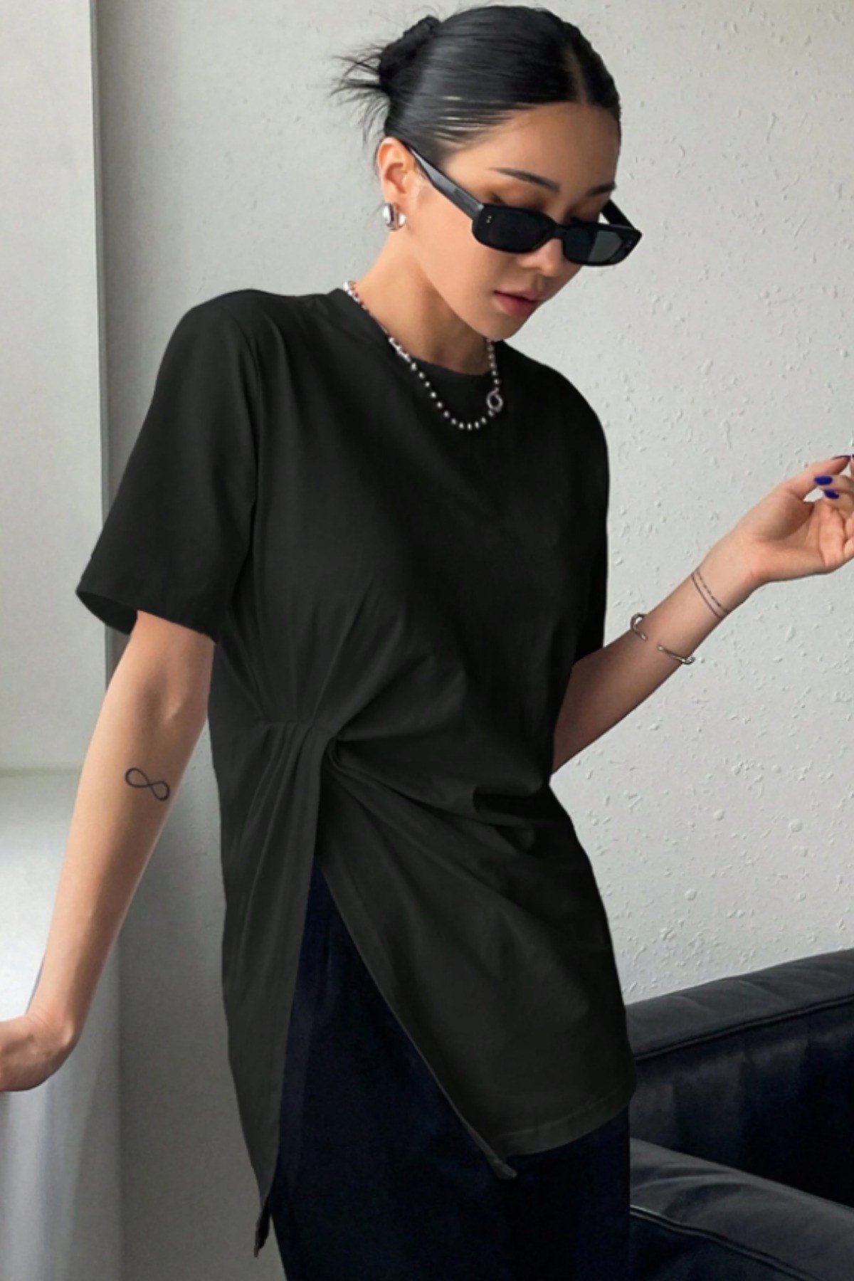 Tarz CoolT-shirtTC-ASMT-001-SY-XLKadın Asimetrik Tişört Yırtmaçlı Basic Oversize Kısa Kollu Modern Şık T-Shirt