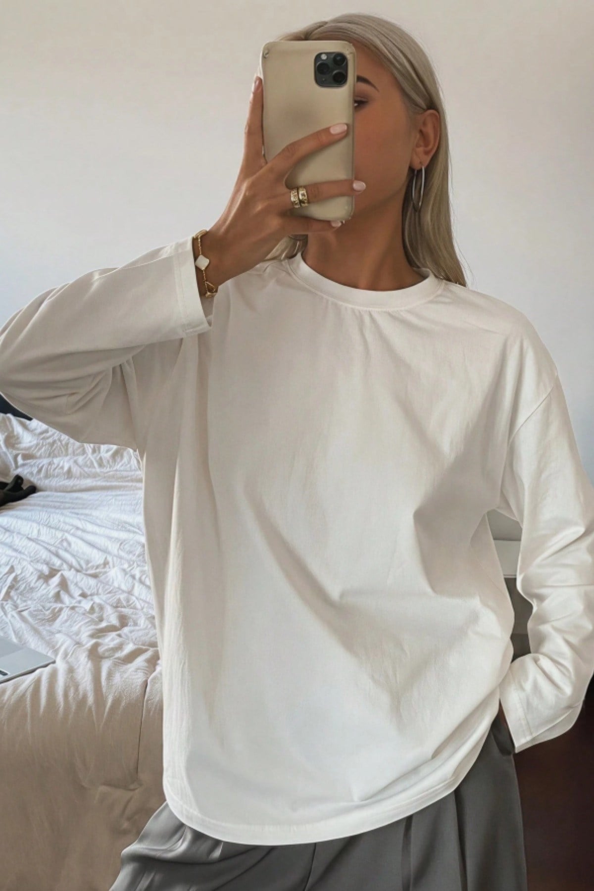 Tarz CoolT-shirtTC-KUT-260702-Beyaz-SKadın Oversize Basic Uzun Kollu Tişört %100 Pamuk Süprem Bisiklet Yaka Rahat Kalıp