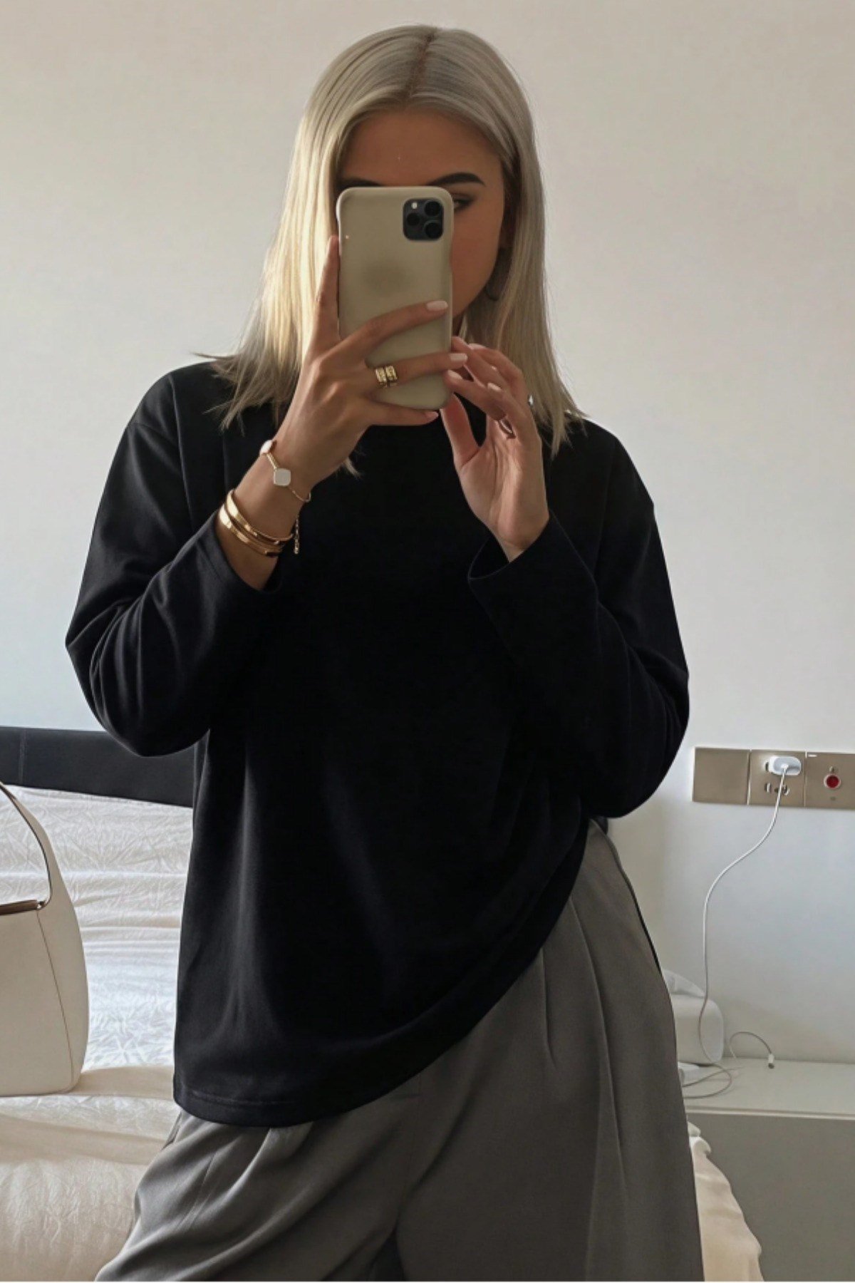 Tarz CoolT-shirtTC-KUT-260702-Beyaz-SKadın Oversize Basic Uzun Kollu Tişört %100 Pamuk Süprem Bisiklet Yaka Rahat Kalıp