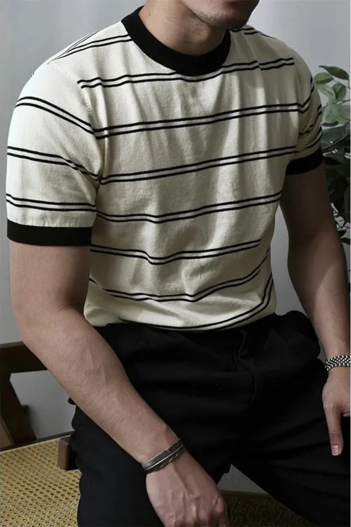 Tarz CoolT-shirtTRZ1802R01-3Erkek Çizgi Detaylı Slim Fit Bisiklet Yaka Triko T-Shirt