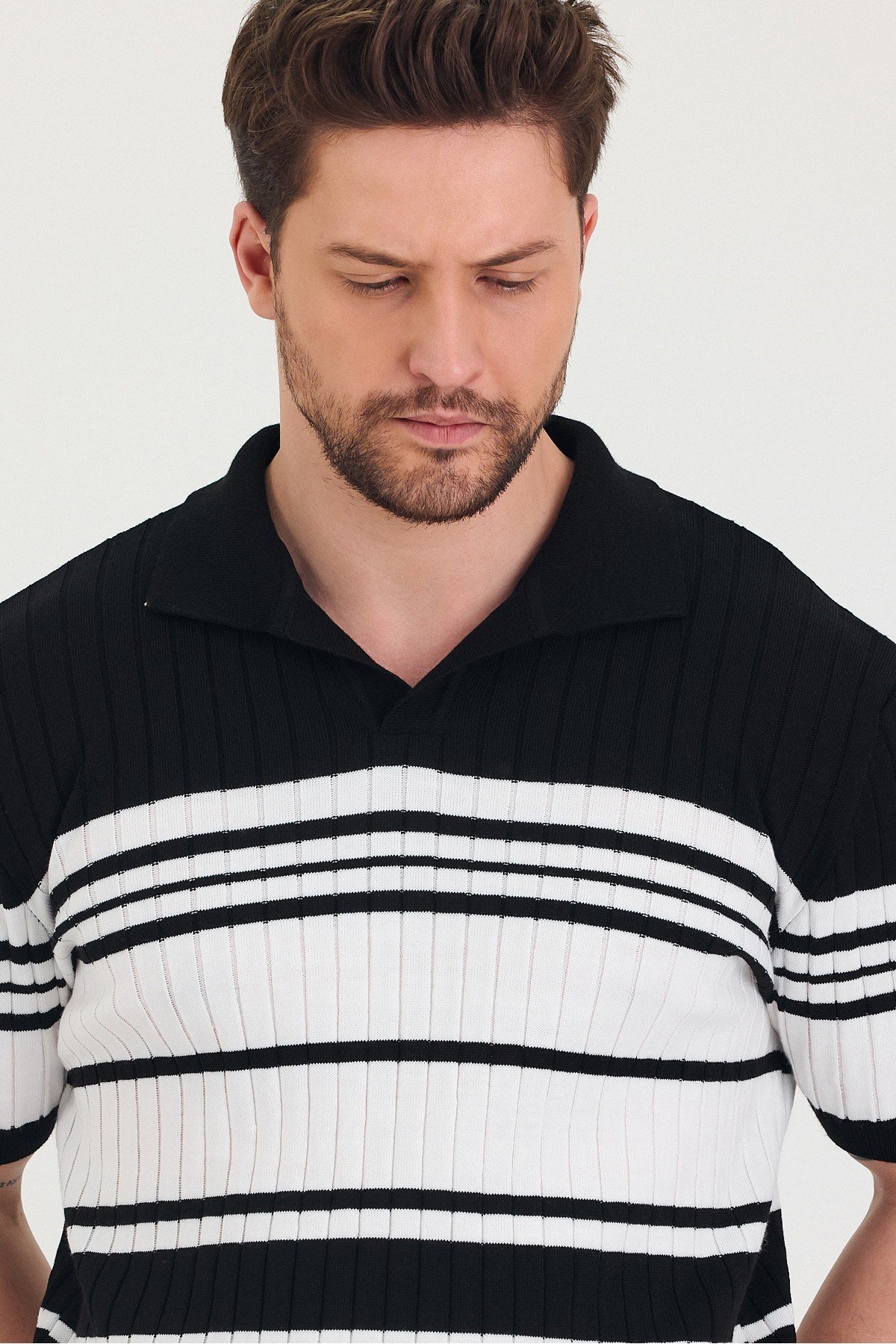 Tarz CoolT-shirtTSH-E-25SS-003-TRK-M4-R11Erkek Polo Çizgi Detaylı Triko T-shirt