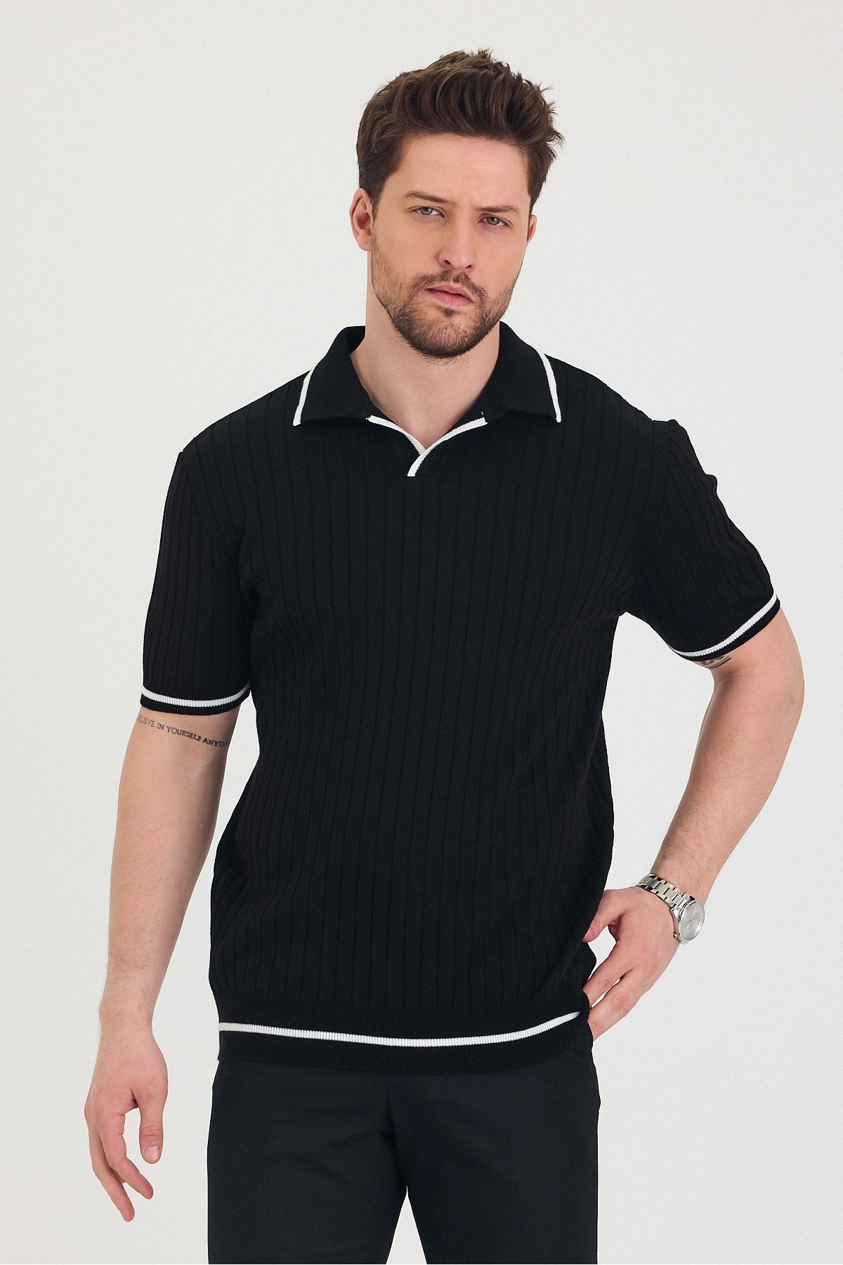 Tarz CoolT-shirtTSH-E-25SS-004-TRK-M1-R11Erkek Yaka Kol Etek Çizgi Detaylı Triko T-shirt