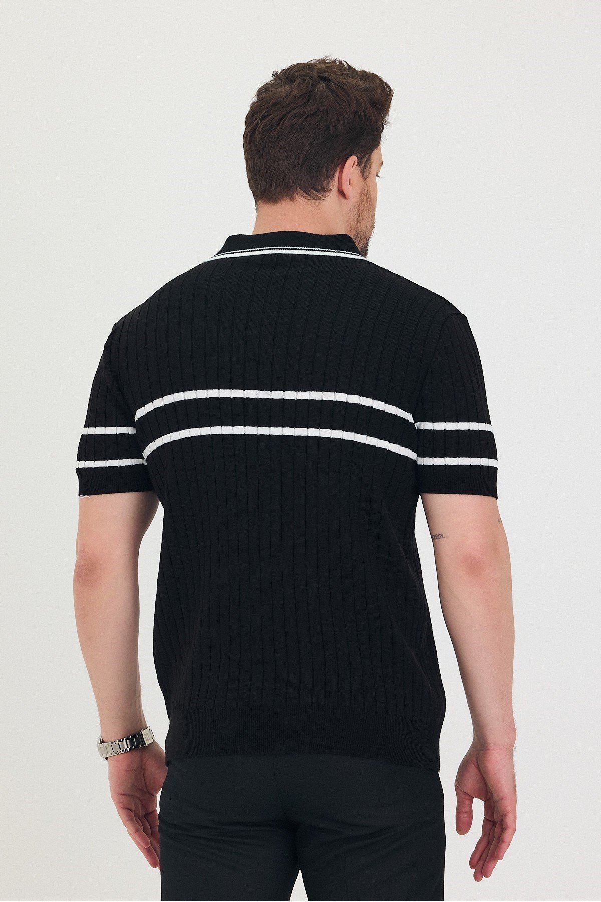 Tarz CoolT-shirtTSH-E-25SS-005-TRK-M2-R11Erkek Yaka Kol Göğüs Çizgi Detaylı Triko T-shirt