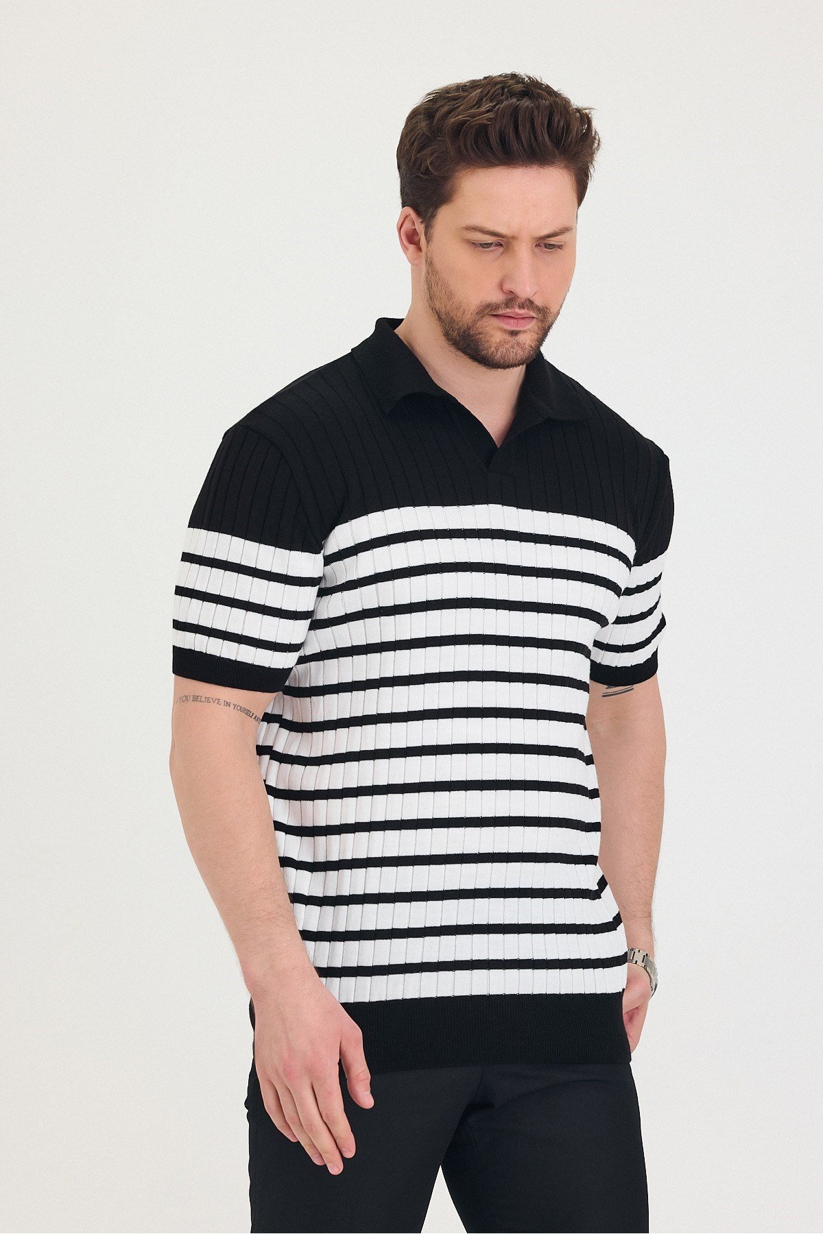 Tarz CoolT-shirtTSH-E-25SS-006-TRK-M1-R11Erkek Polo Yaka Çizgi Detaylı Triko T-shirt