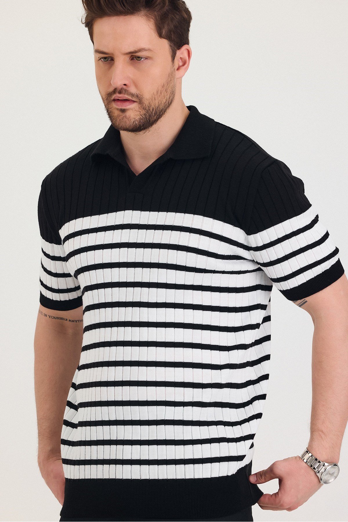 Tarz CoolT-shirtTSH-E-25SS-006-TRK-M1-R11Erkek Polo Yaka Çizgi Detaylı Triko T-shirt