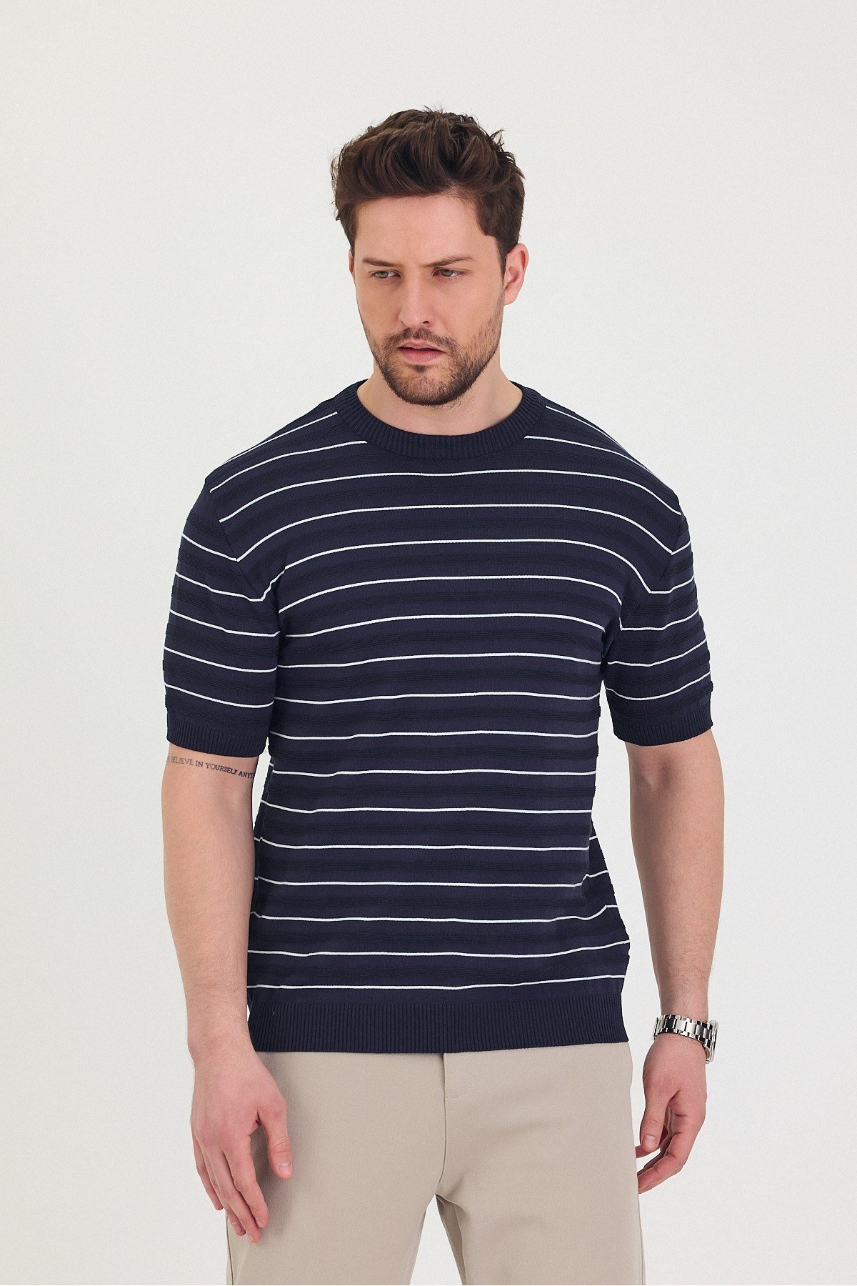 Tarz CoolT-shirtTSH-E-25SS-008-TRK-SYH-LErkek Bisiklet Yaka Çizgi Detaylı Kısa Kollu Ince Triko T-shirt