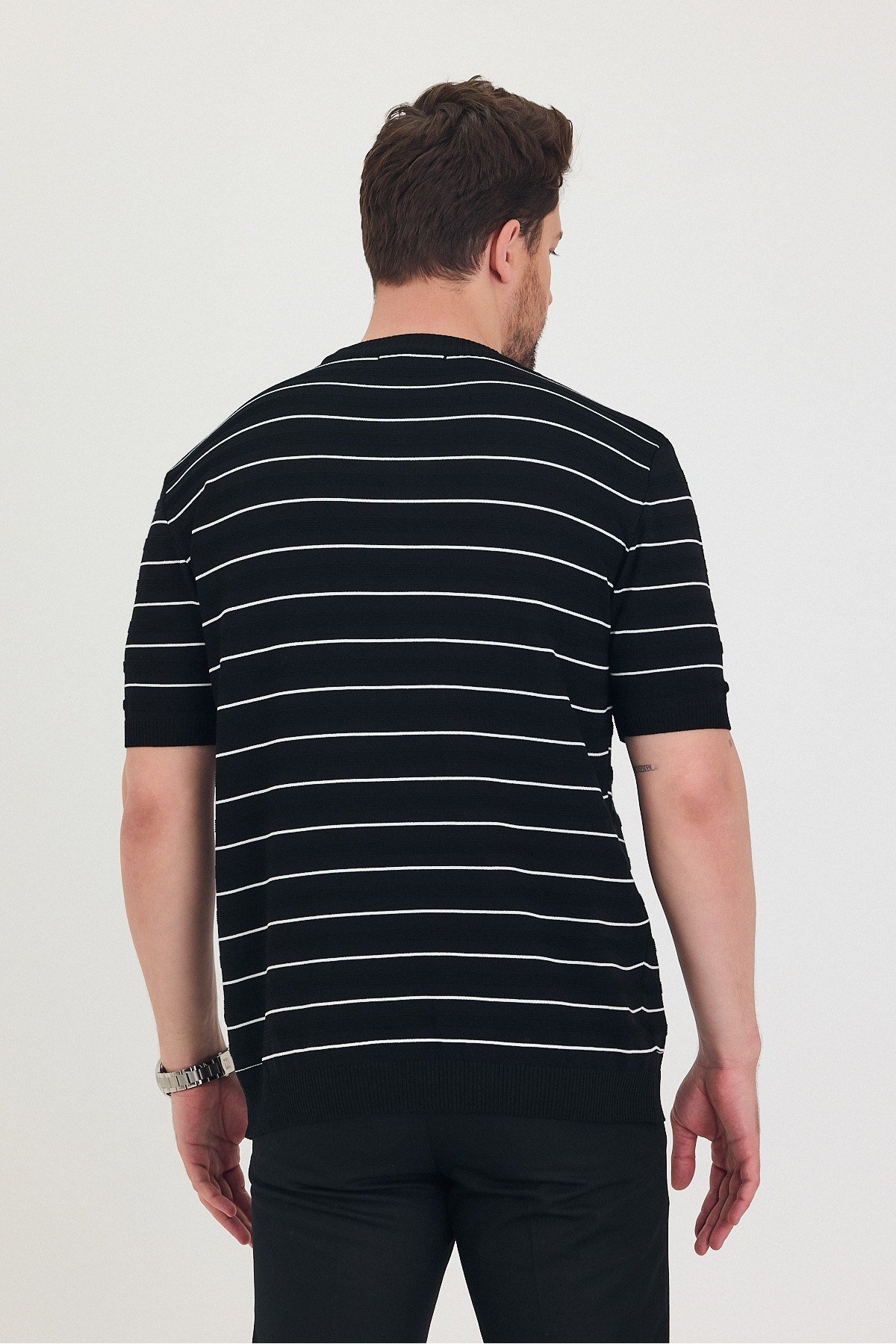 Tarz CoolT-shirtTSH-E-25SS-008-TRK-SYH-LErkek Bisiklet Yaka Çizgi Detaylı Kısa Kollu Ince Triko T-shirt