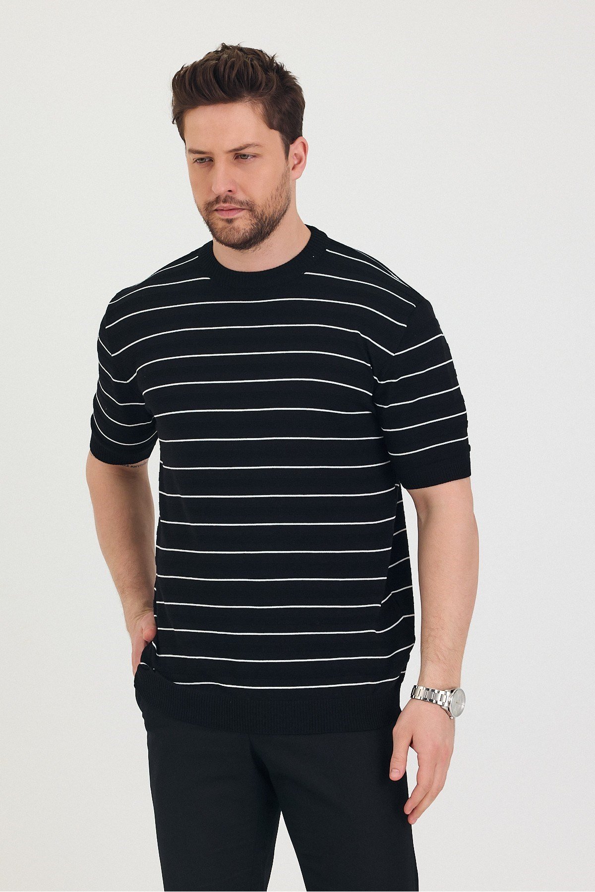Tarz CoolT-shirtTSH-E-25SS-008-TRK-SYH-LErkek Bisiklet Yaka Çizgi Detaylı Kısa Kollu Ince Triko T-shirt