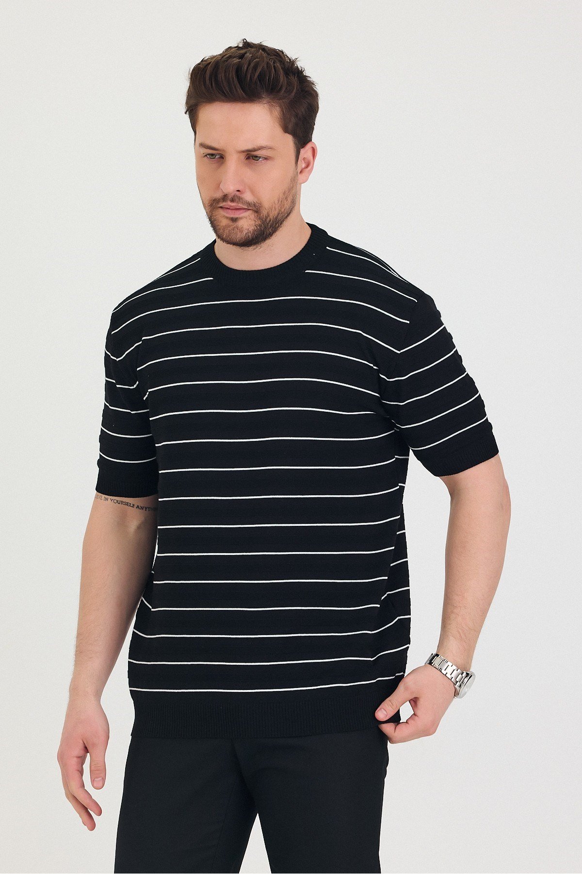 Tarz CoolT-shirtTSH-E-25SS-008-TRK-SYH-LErkek Bisiklet Yaka Çizgi Detaylı Kısa Kollu Ince Triko T-shirt