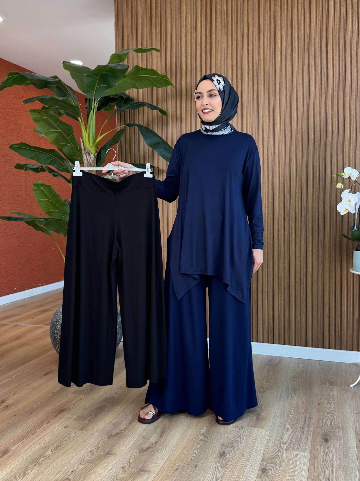 Lara Etekli Pantolon - Siyah