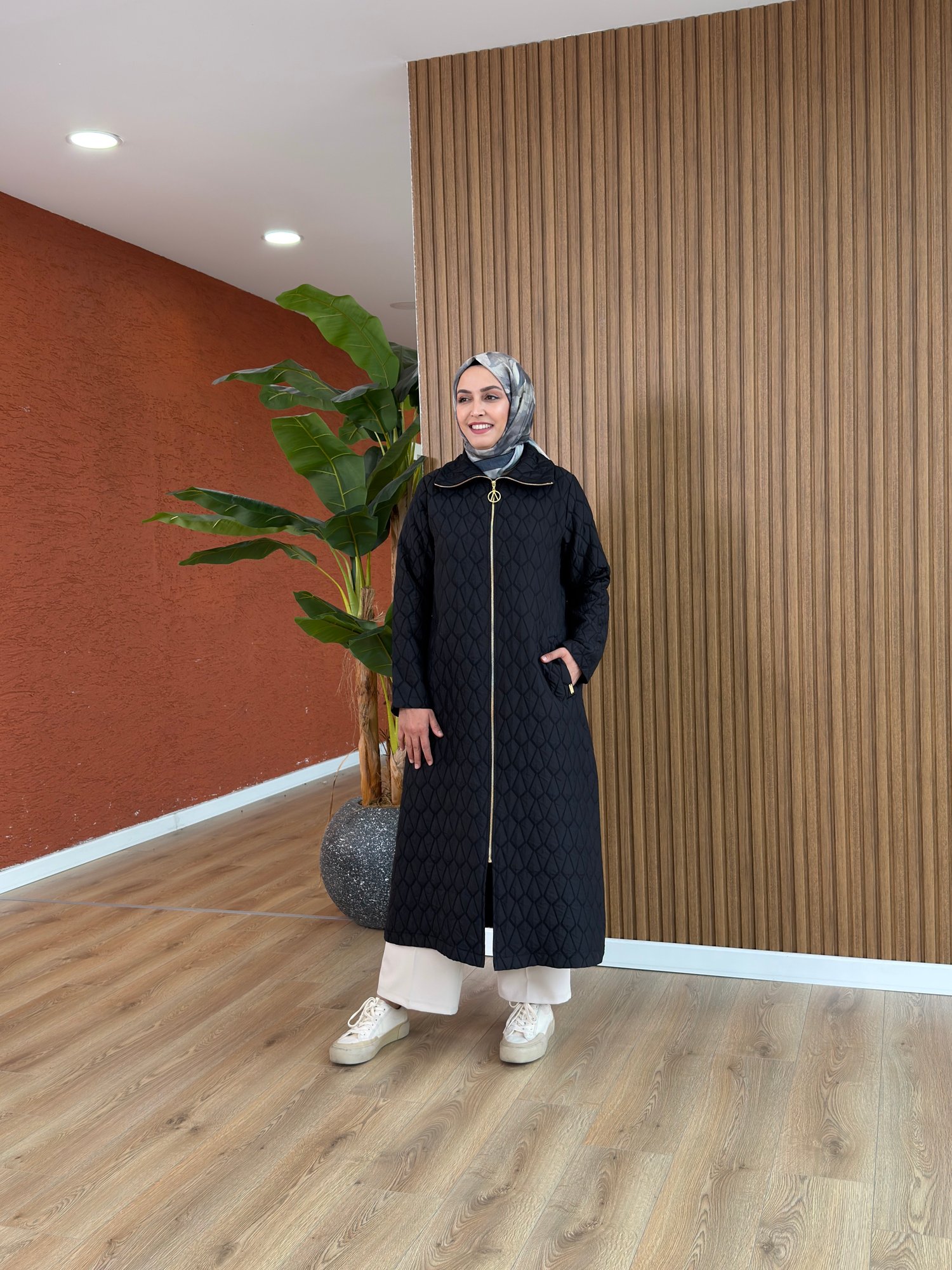 Mina Kapitone Kap-Siyah