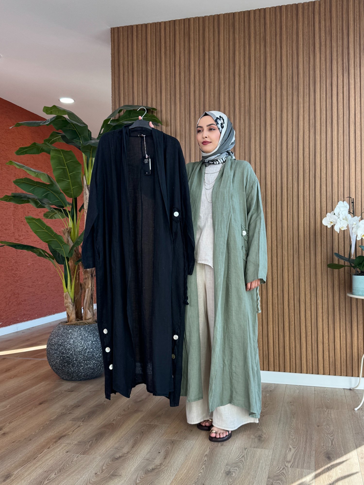 Miray Halat Detay Keten Kap-Siyah