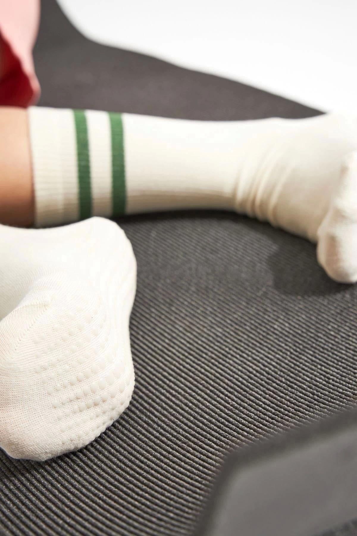 Bambu Kadın Kaydırmaz Taban Silikon Baskı Yoga Fitness Pilates Bale Dans Kaymaz Tenis Çorabı 3'lü