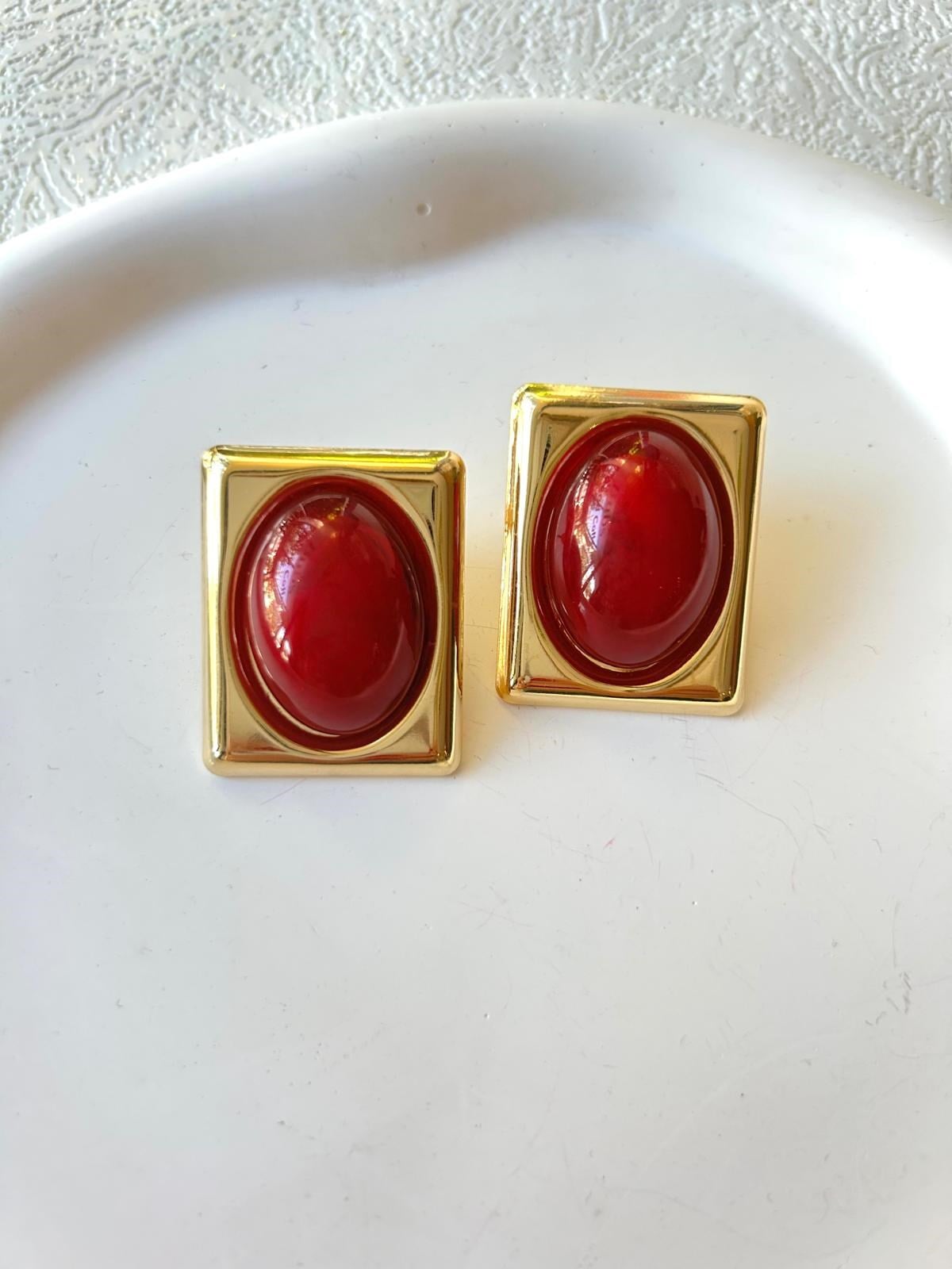 Bordo Oval Detaylı Gold Küpe