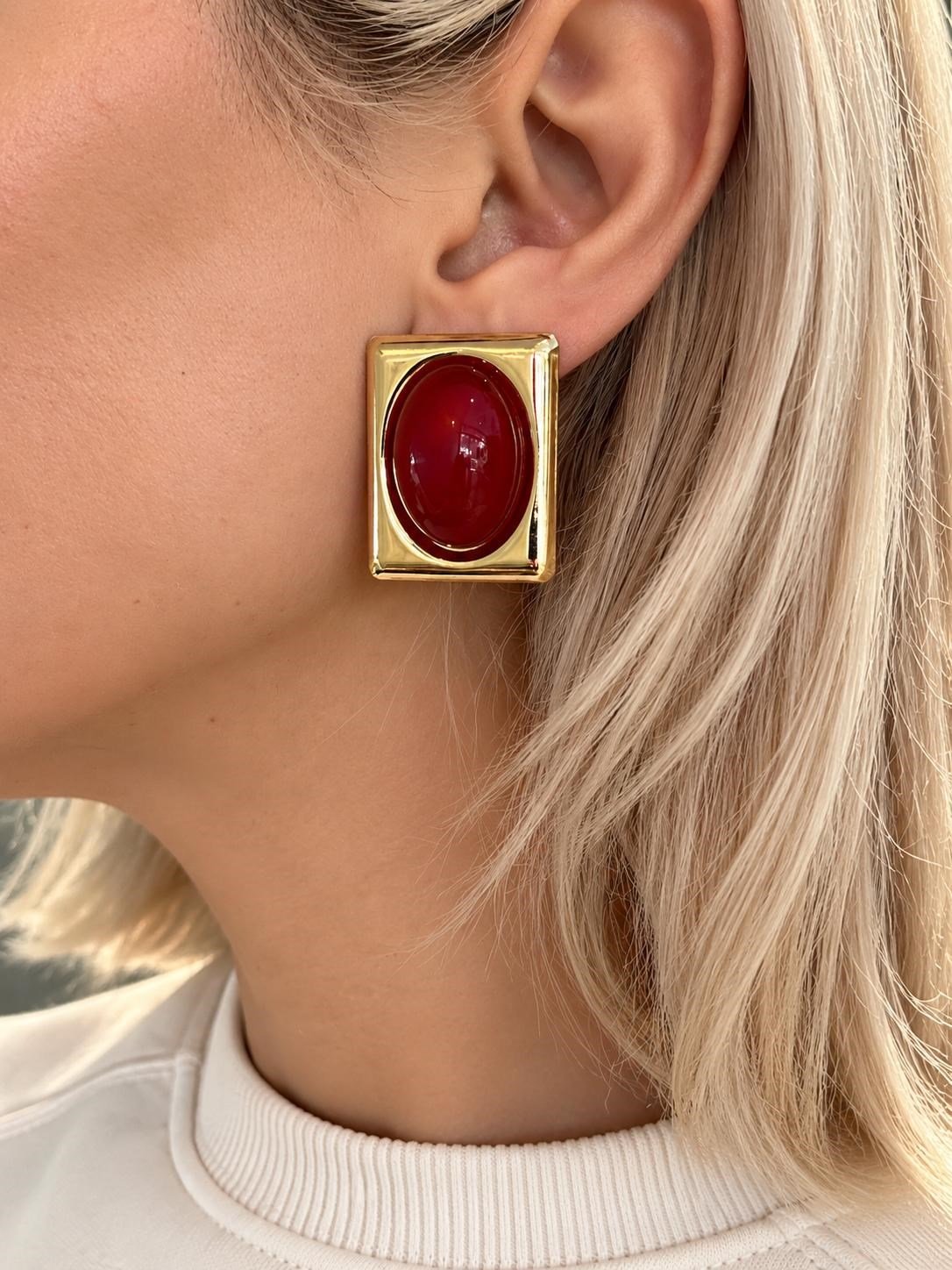 Bordo Oval Detaylı Gold Küpe