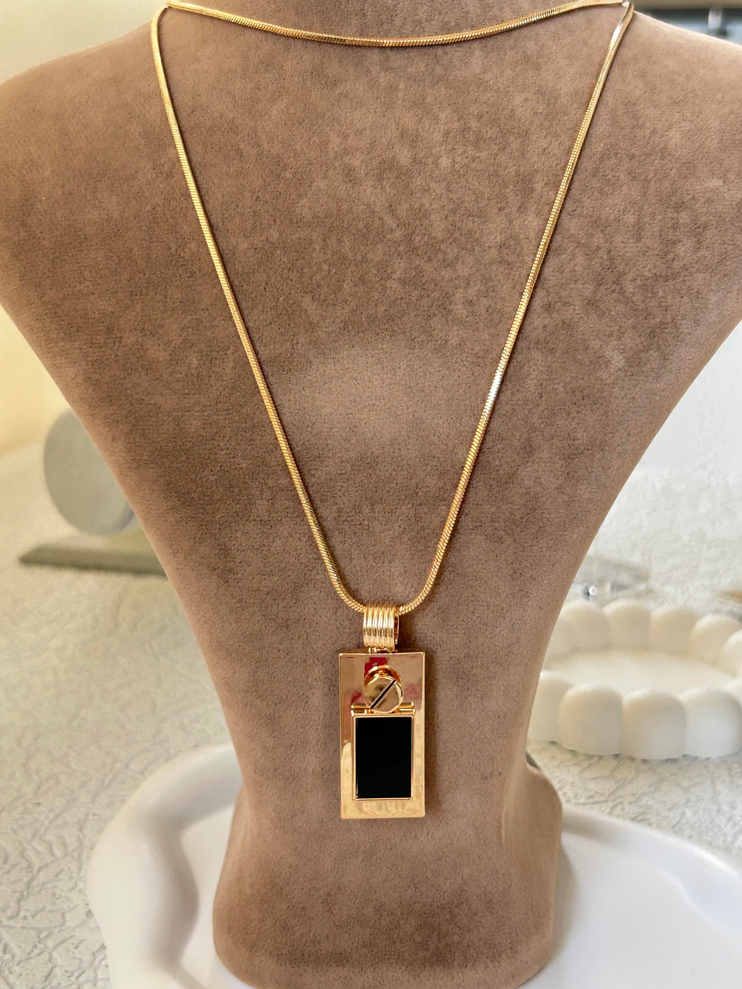 Gold Siyah Tabaka Kolye 