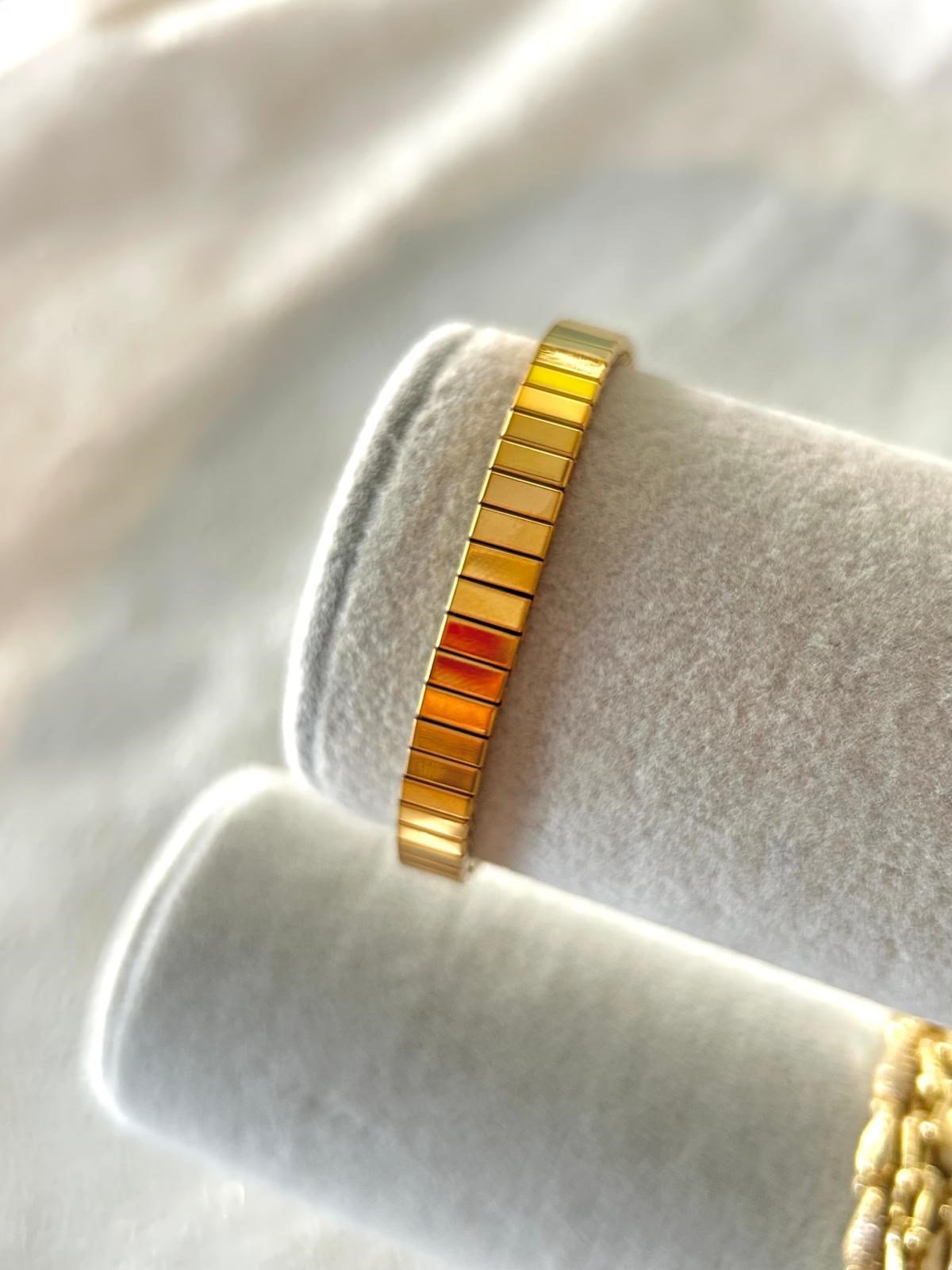 Lastikli Parlak Gold Çelik Bileklik (6mm)