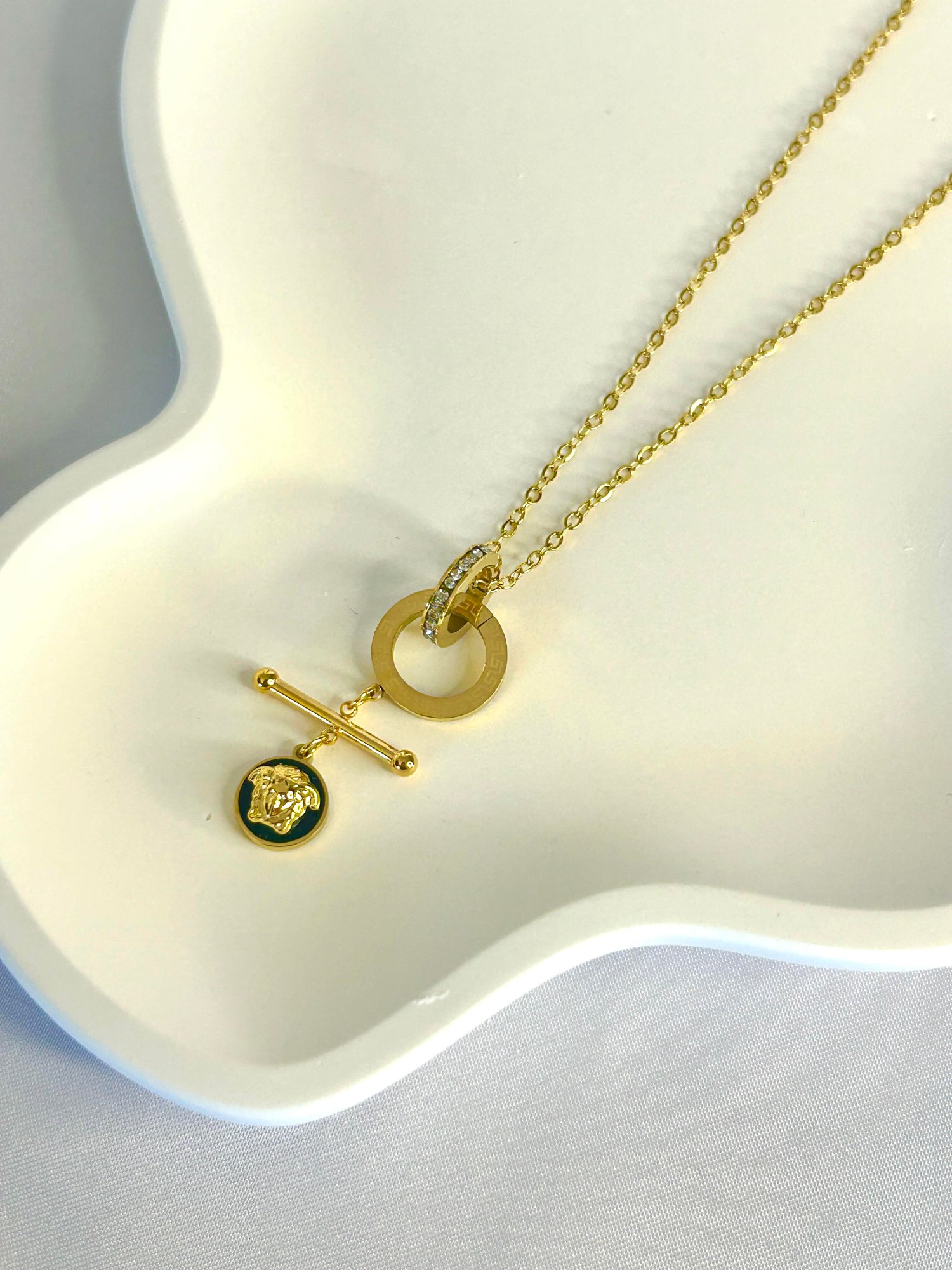 MEDUSA GOLD KOLYE