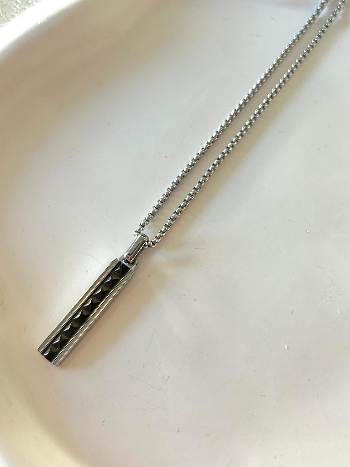 Piramit Tasarım Siyah Çubuk Çelik Kolye (60cm)