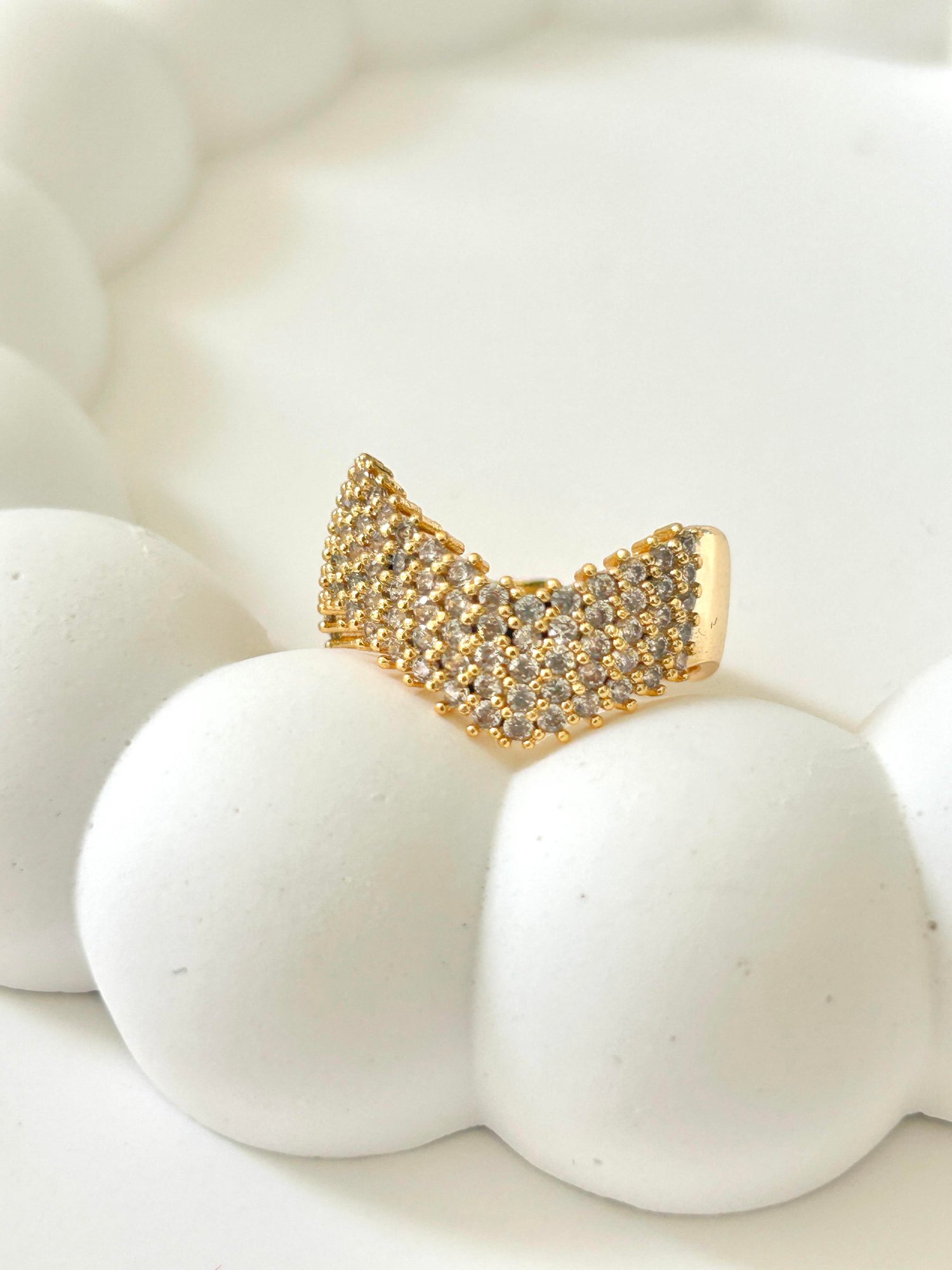 Premium Dalga Model Zirkon Taşlı Gold Yüzük