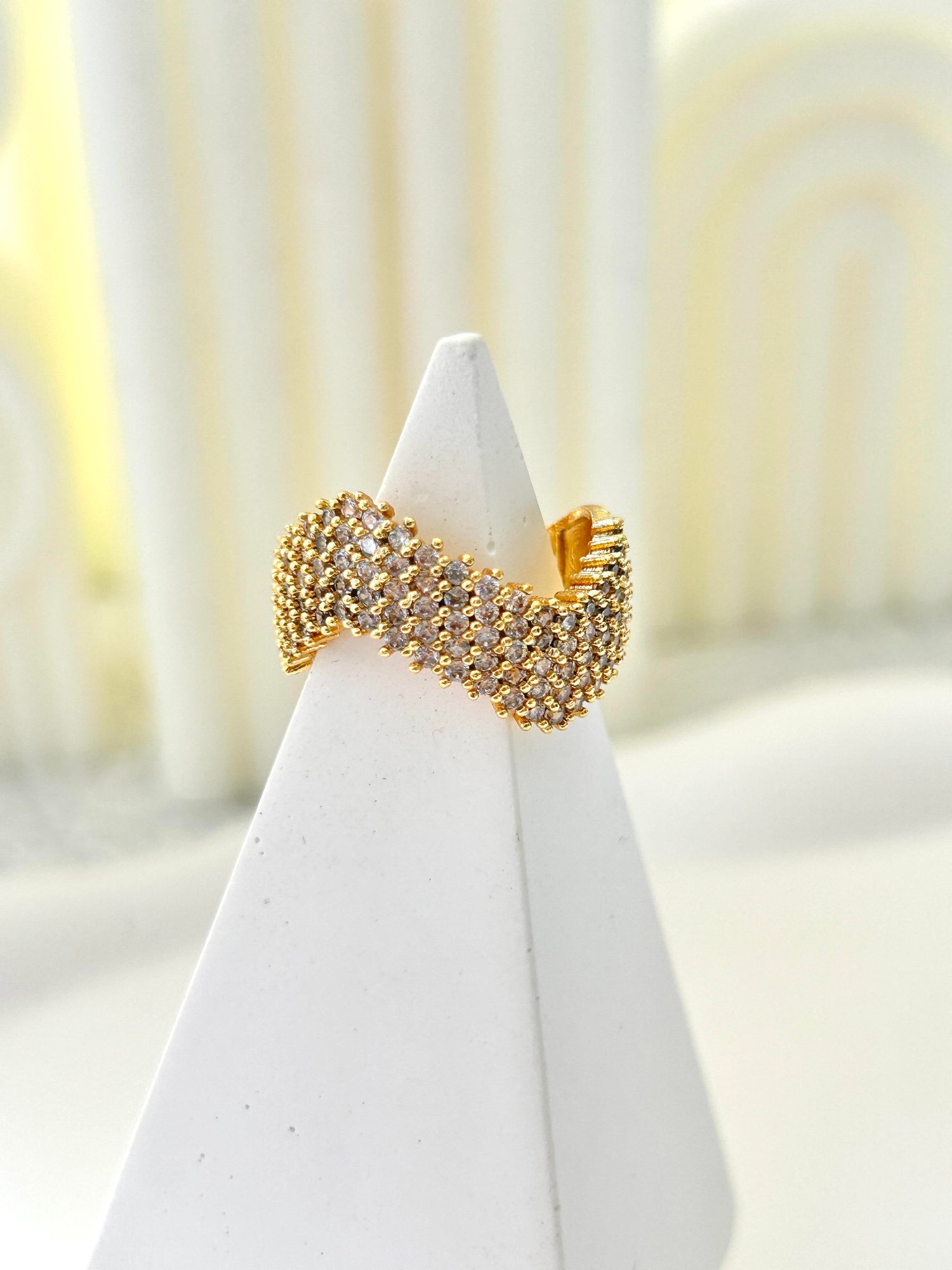 Premium Dalga Model Zirkon Taşlı Gold Yüzük