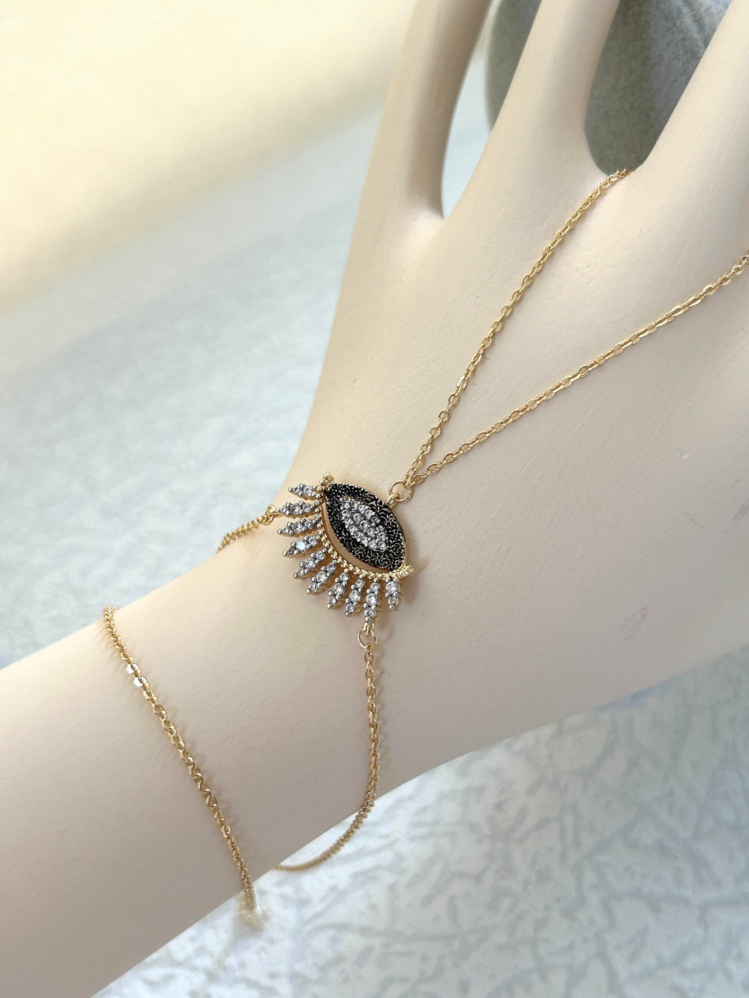 Premium Göz Model Taşlı Şahmeran
