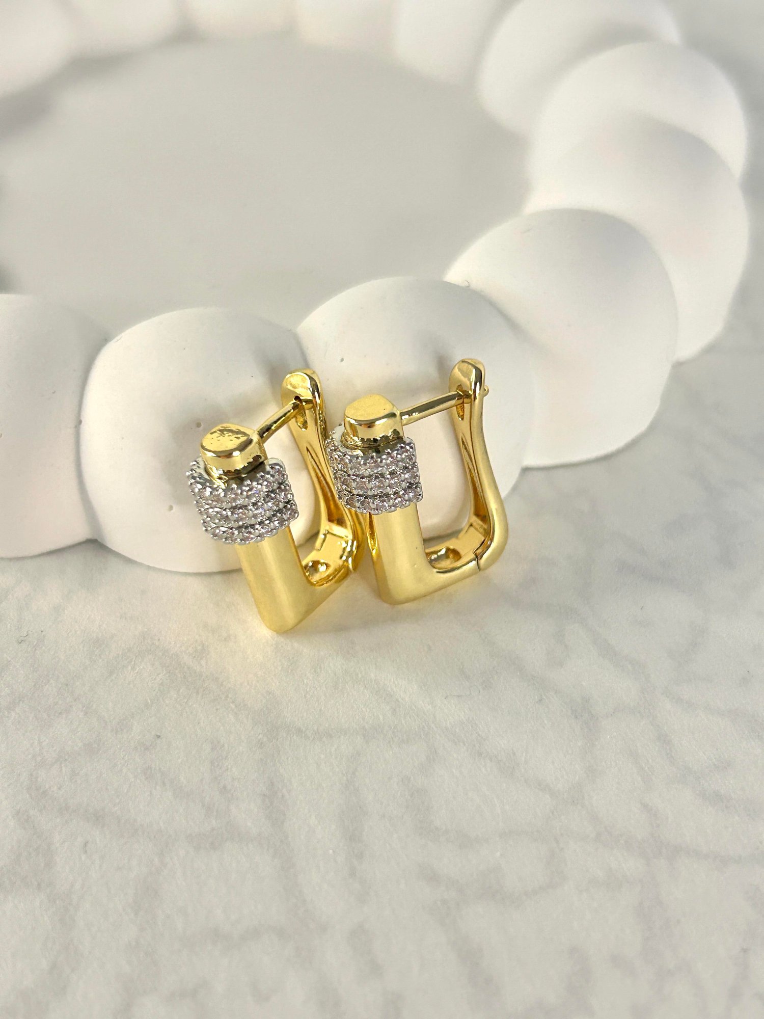 Premium Zirkon Taş Detay Küpe