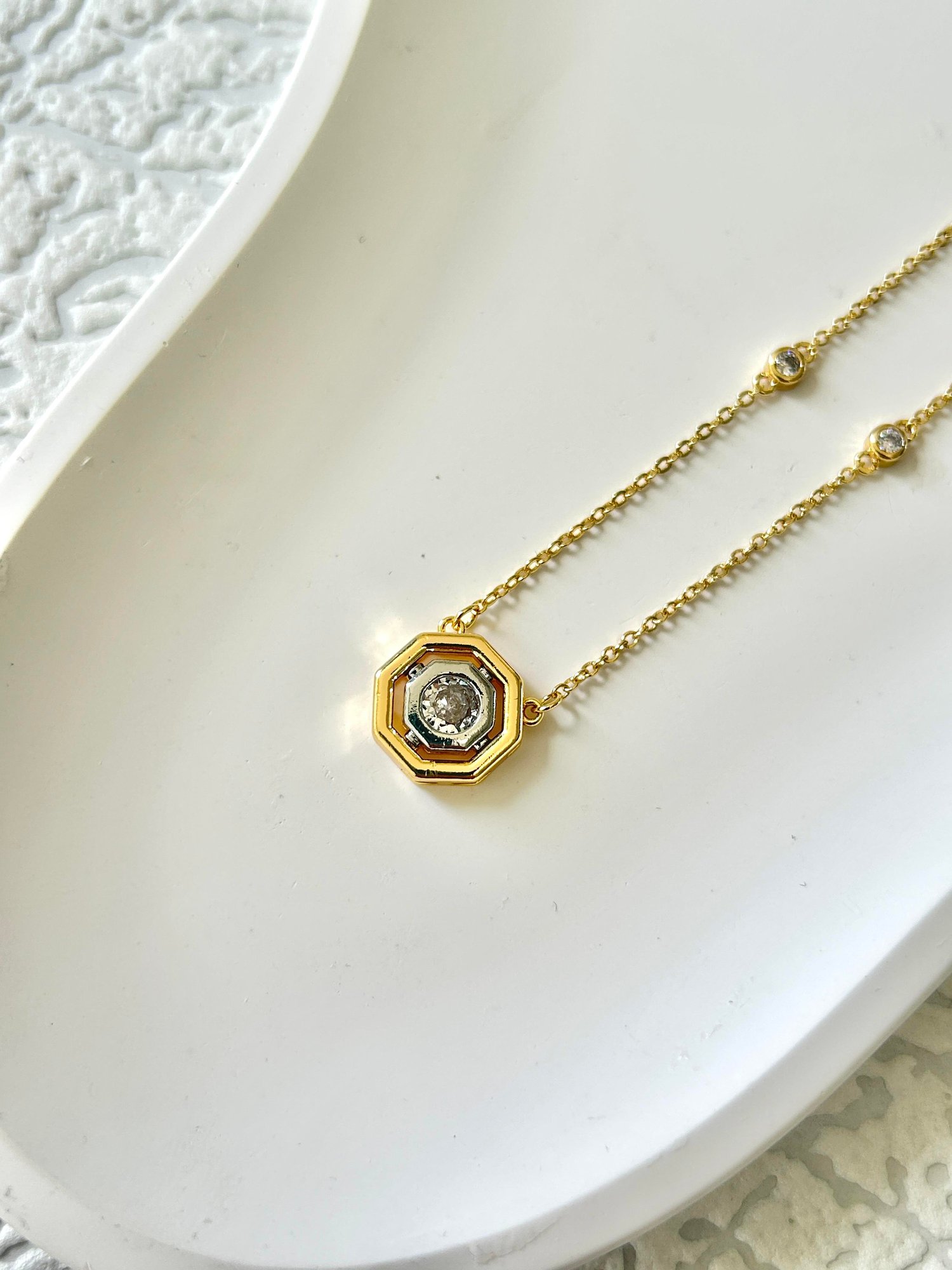 Premium Zirkon Taşlı Altıgen Kolye