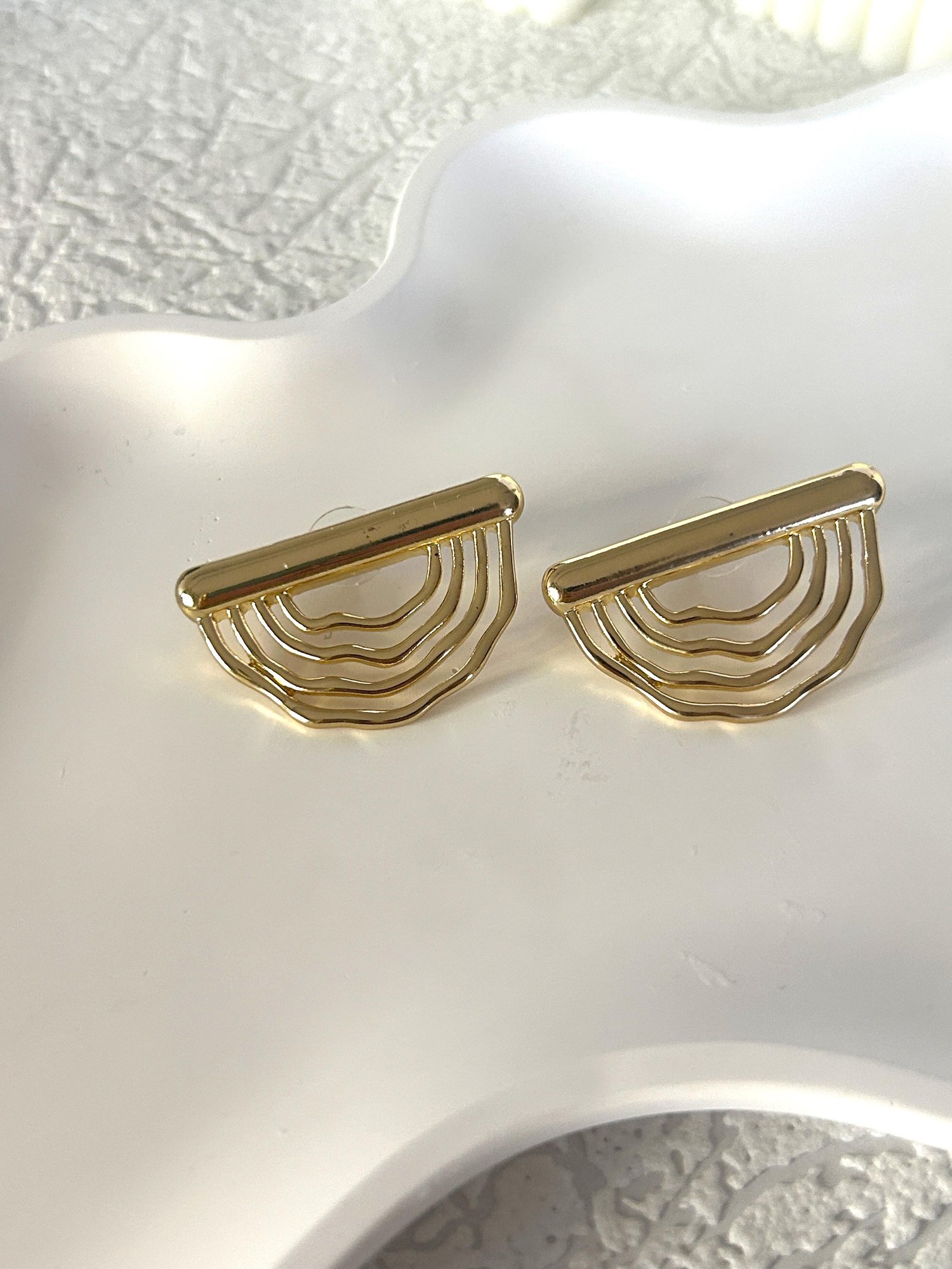 SIRALI DALGA ÇELİK GOLD KÜPE