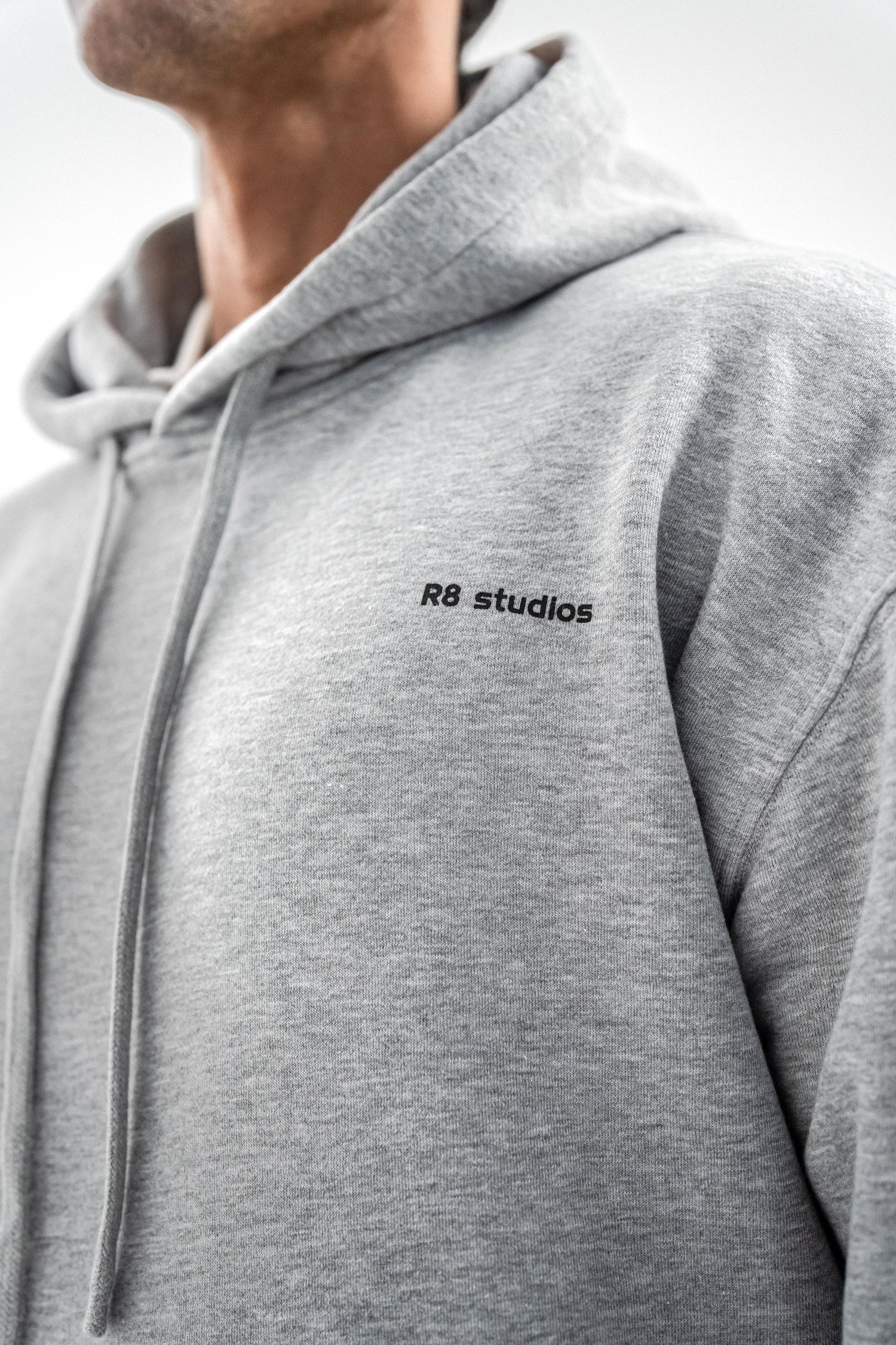GRİ KAPÜŞONLU OVERSIZE SWEATSHIRT