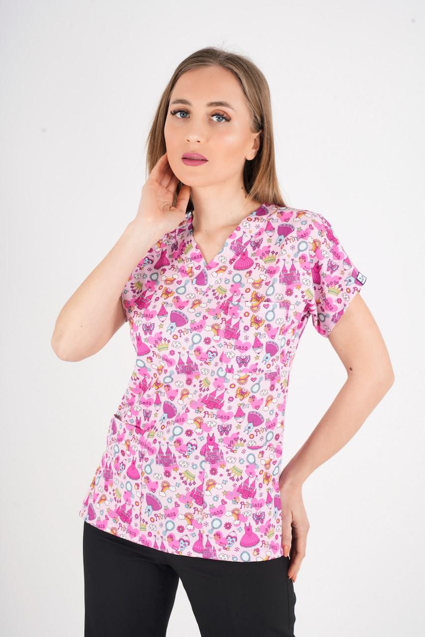 Unisex Pembe Prenses Desenli Likralı Scrubs Hemşire Doktor Hastane Üniforma Takımı-Nur Medikal Giyim